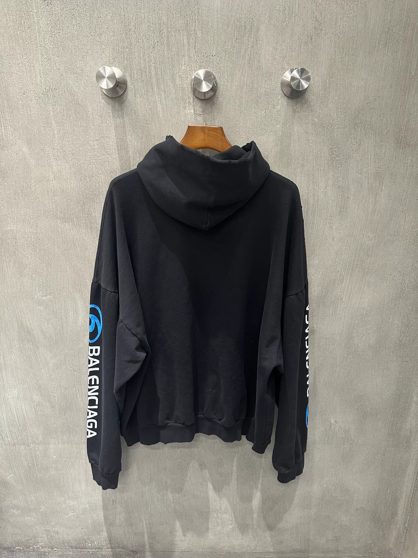 Balenciaga Balenciaga Surf Logo Hoodie Size US L / EU 52-54 / 3 - 2 Thumbnail