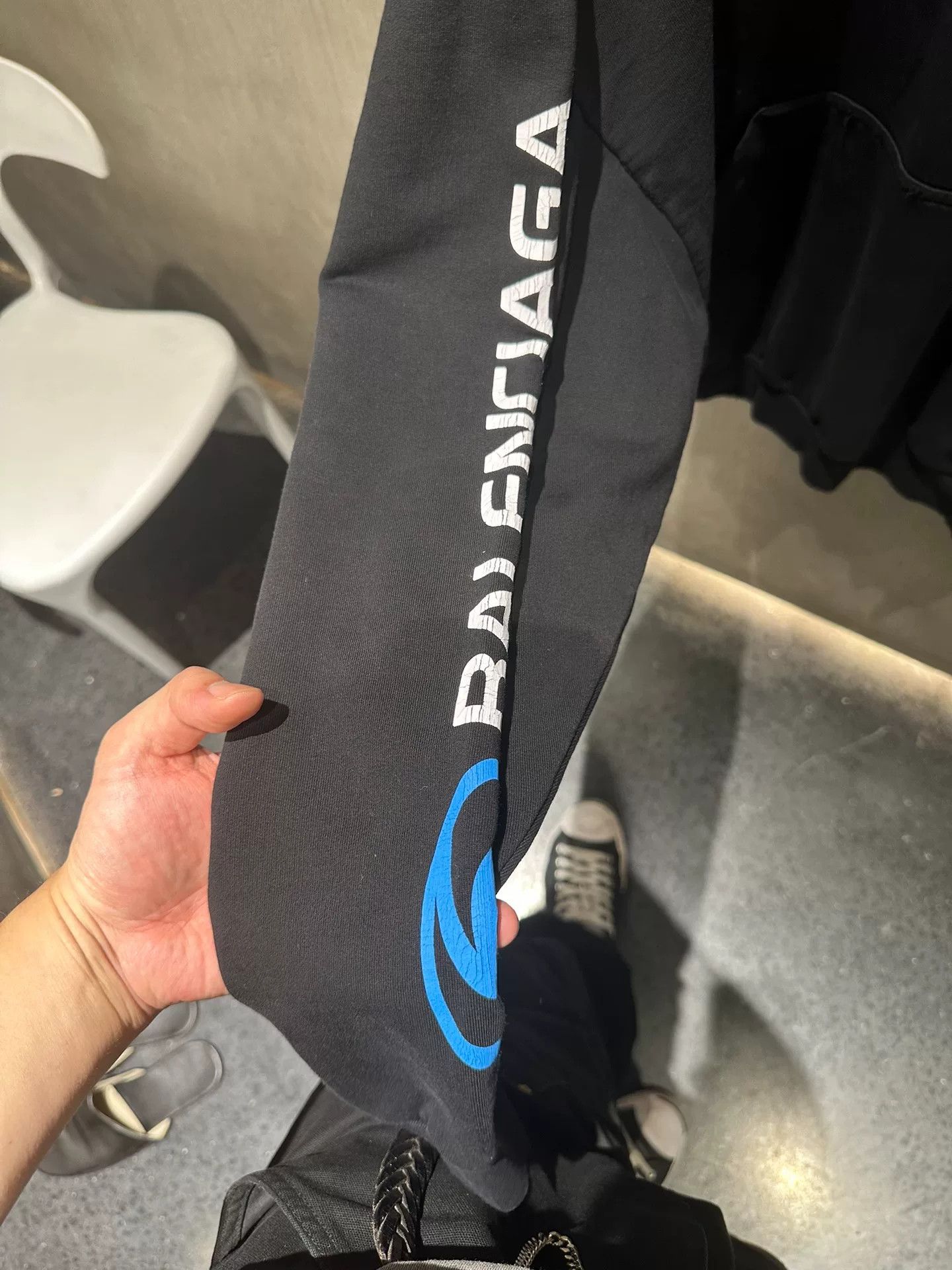 Balenciaga Balenciaga Surf Logo Hoodie Size US L / EU 52-54 / 3 - 4 Thumbnail