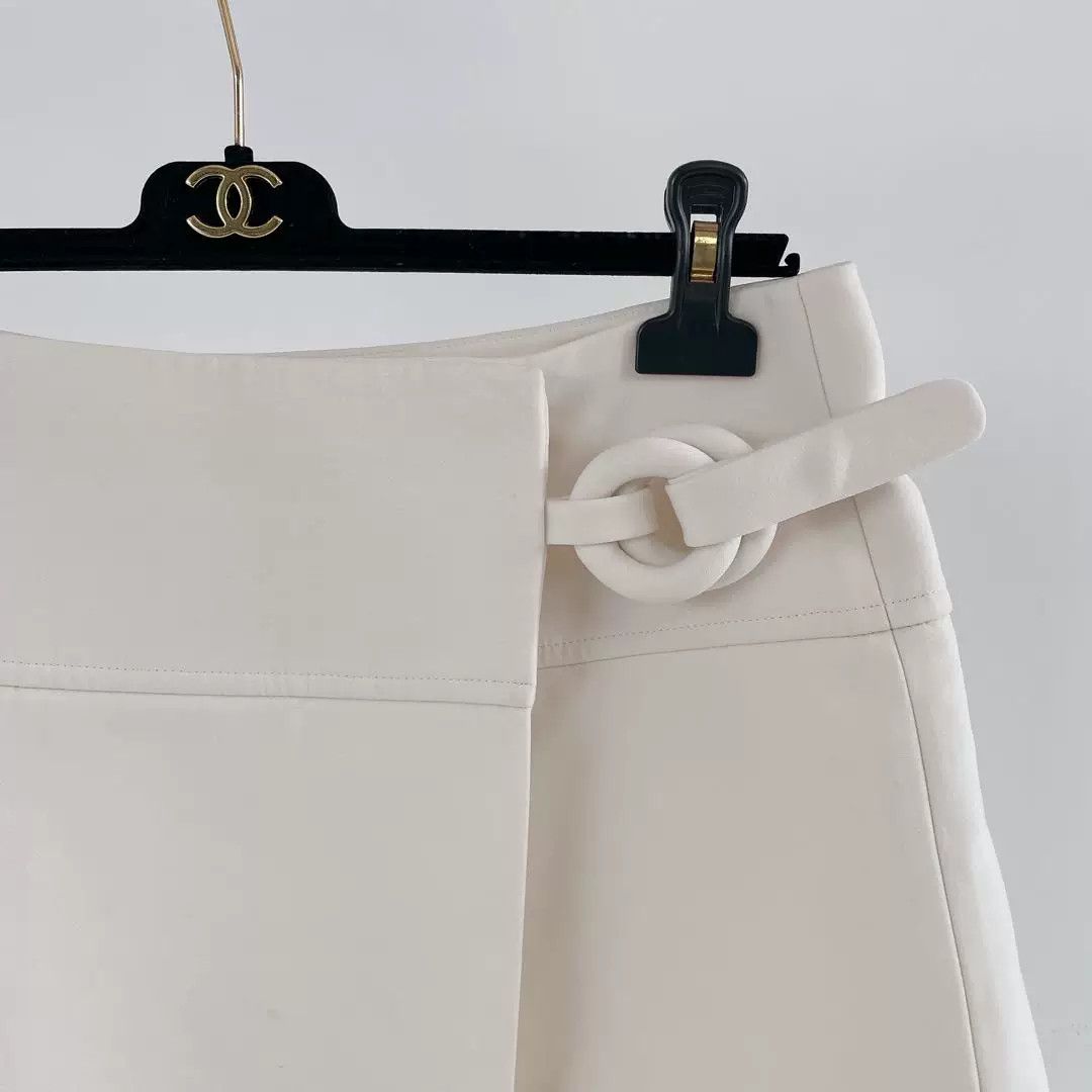 Louis Vuitton Louis Vuitton White Skirt Size 38 Size US 38 / EU 54 - 3 Thumbnail