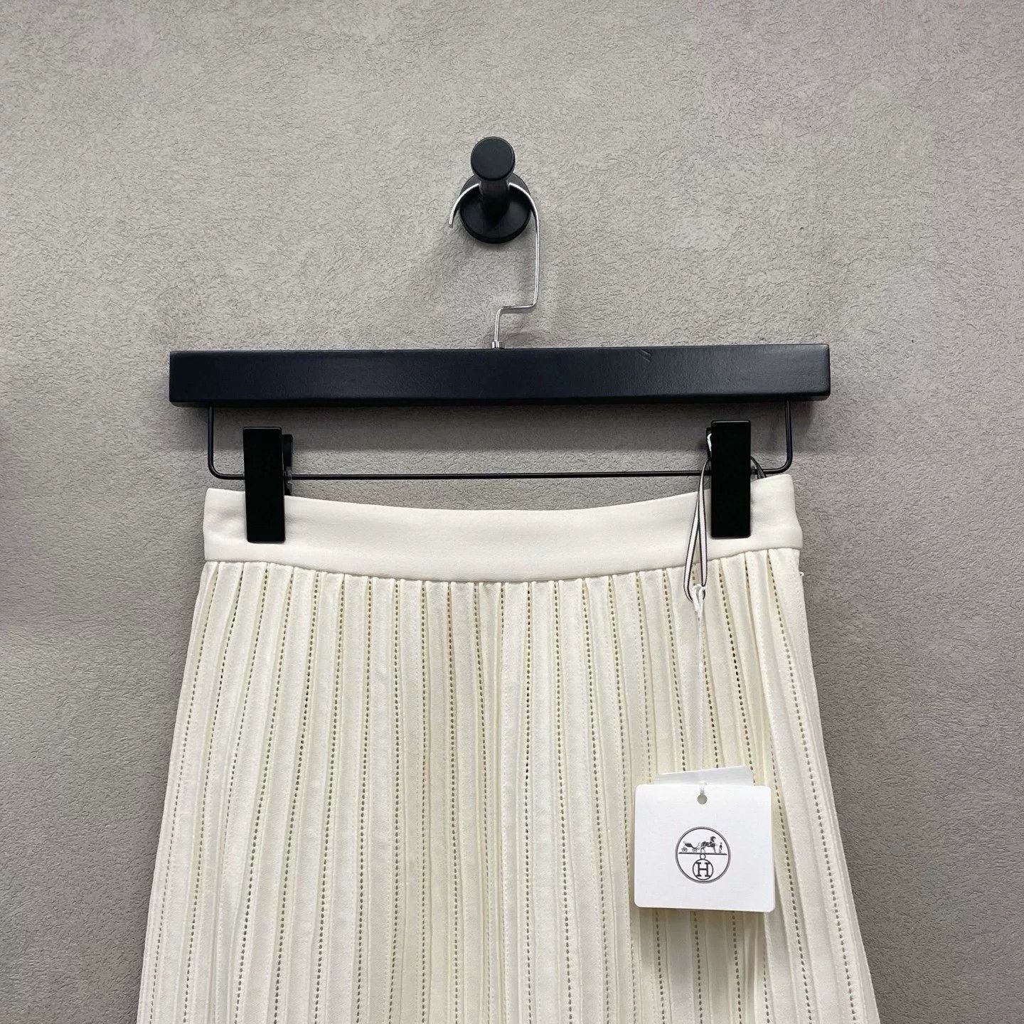 Hermes Hermes Beige High-Waist A-Line Skirt Size US 34 / EU 50 - 4 Thumbnail