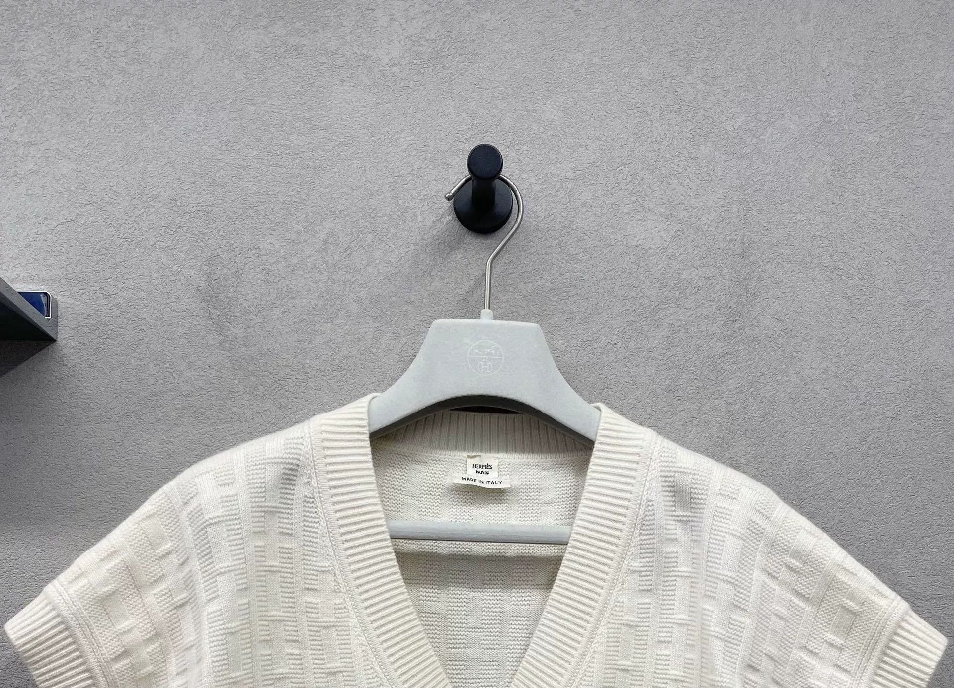 Hermes HERMES SS23 V-Neck Knit Vest Size US S / EU 44-46 / 1 - 5 Thumbnail