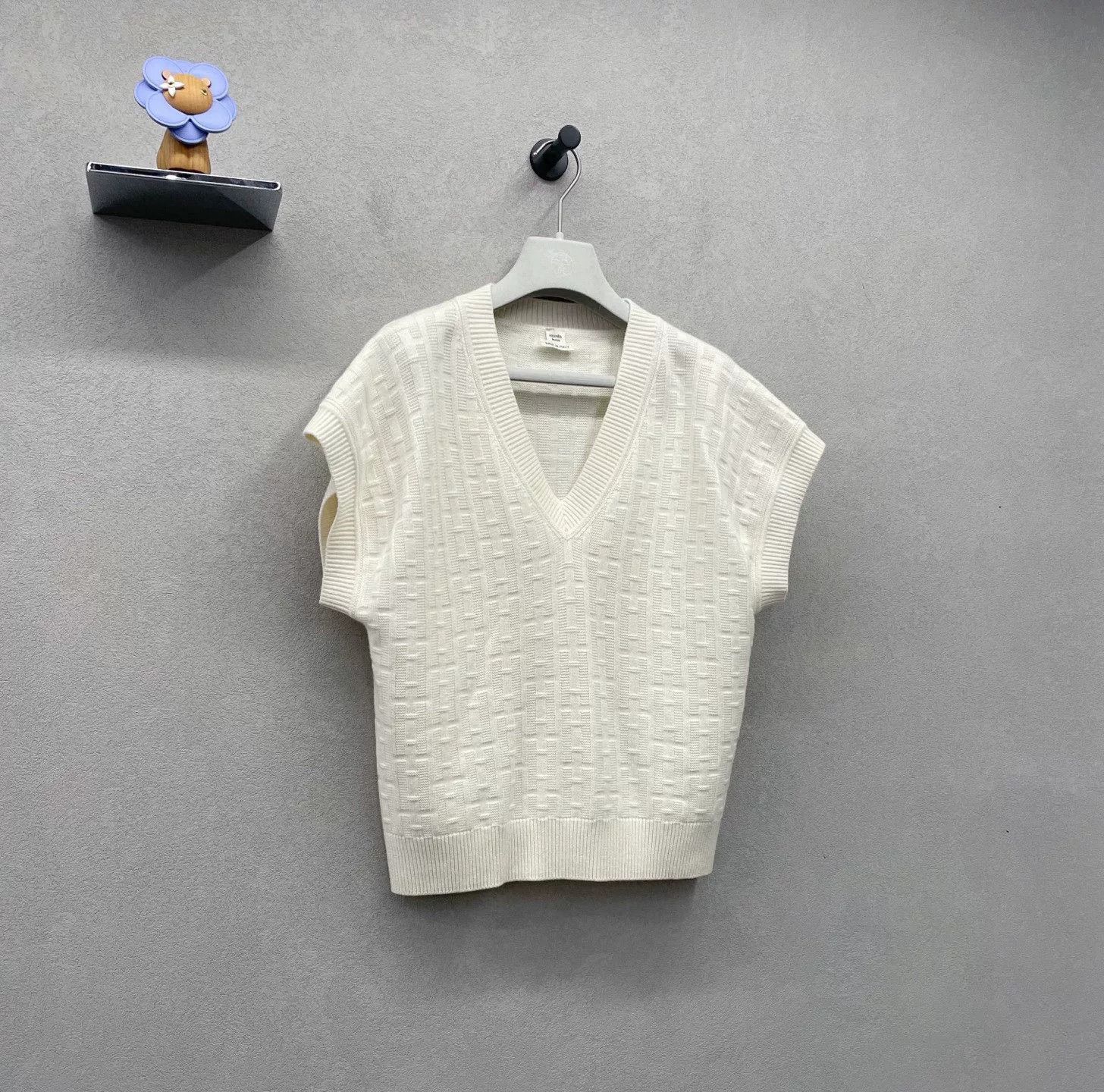 Hermes HERMES SS23 V-Neck Knit Vest Size US S / EU 44-46 / 1 - 4 Thumbnail