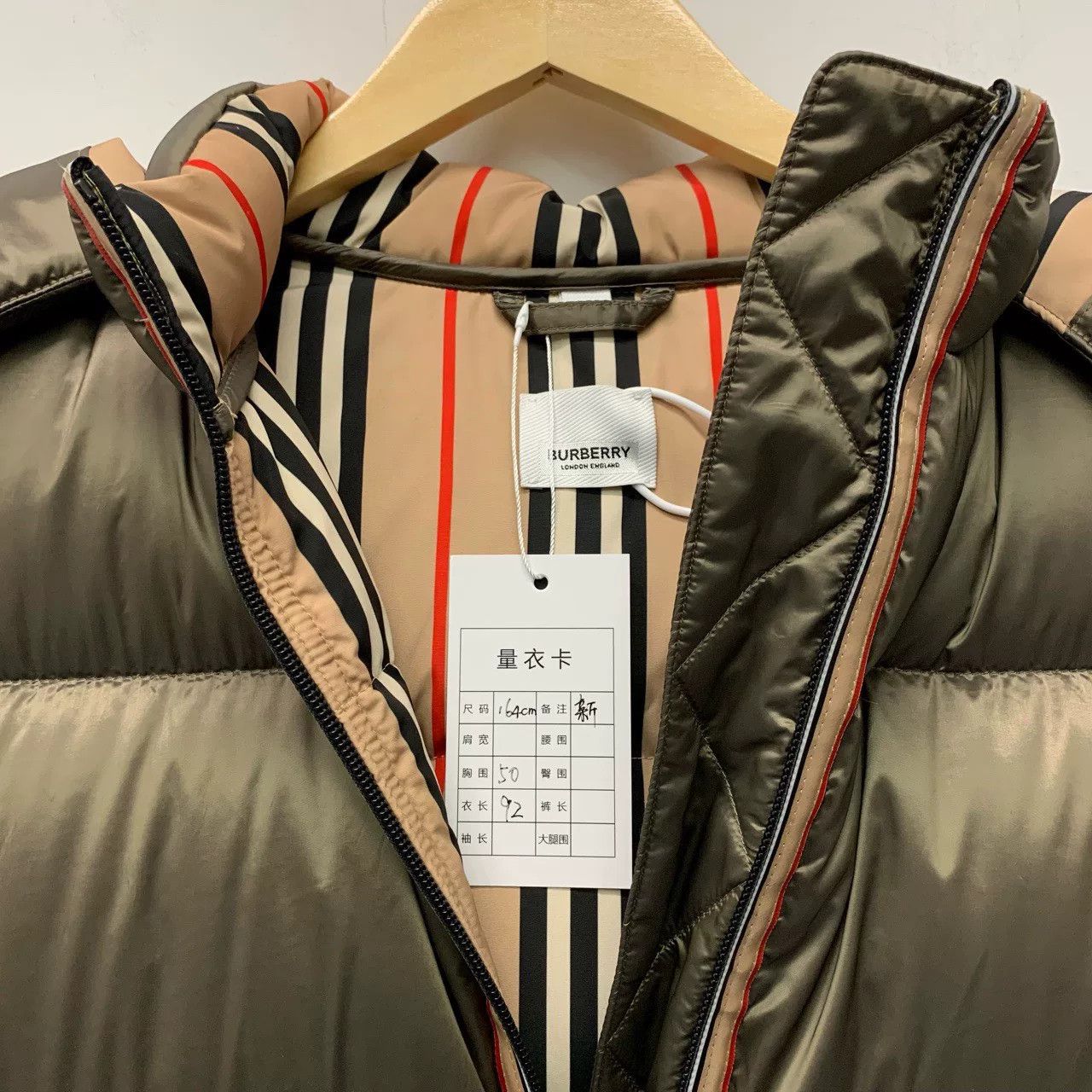 Burberry Burberry Hooded Mid-Length Down Coat Size US M / EU 48-50 / 2 - 3 Thumbnail