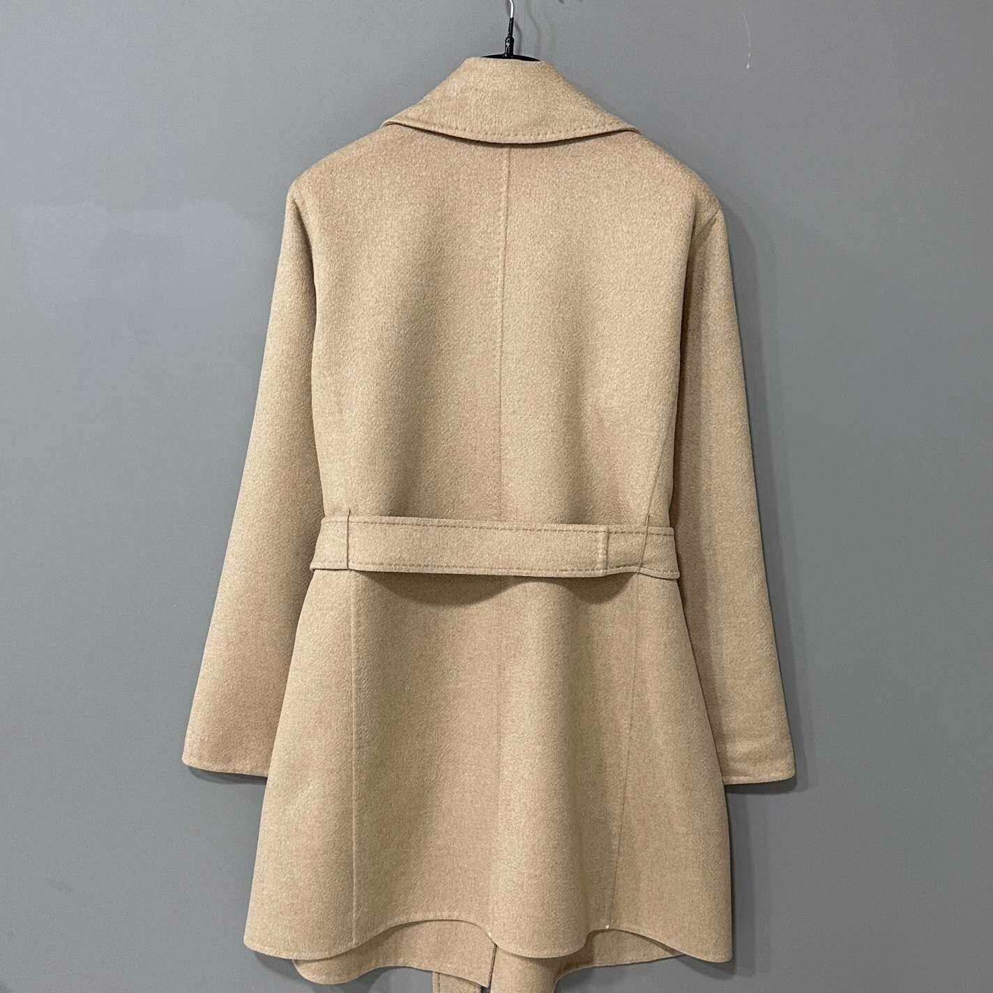 Max Mara classic beige wool coat by MaxMara Size US S / EU 44-46 / 1 - 3 Thumbnail
