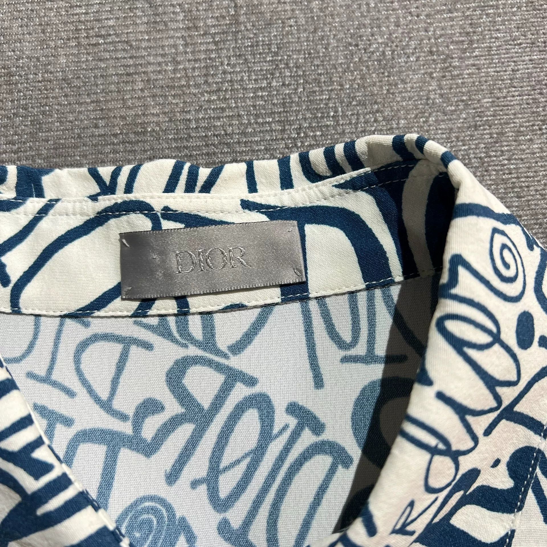 Dior dior x stussy graffiti logo shirt Size US M / EU 48-50 / 2 - 5 Thumbnail