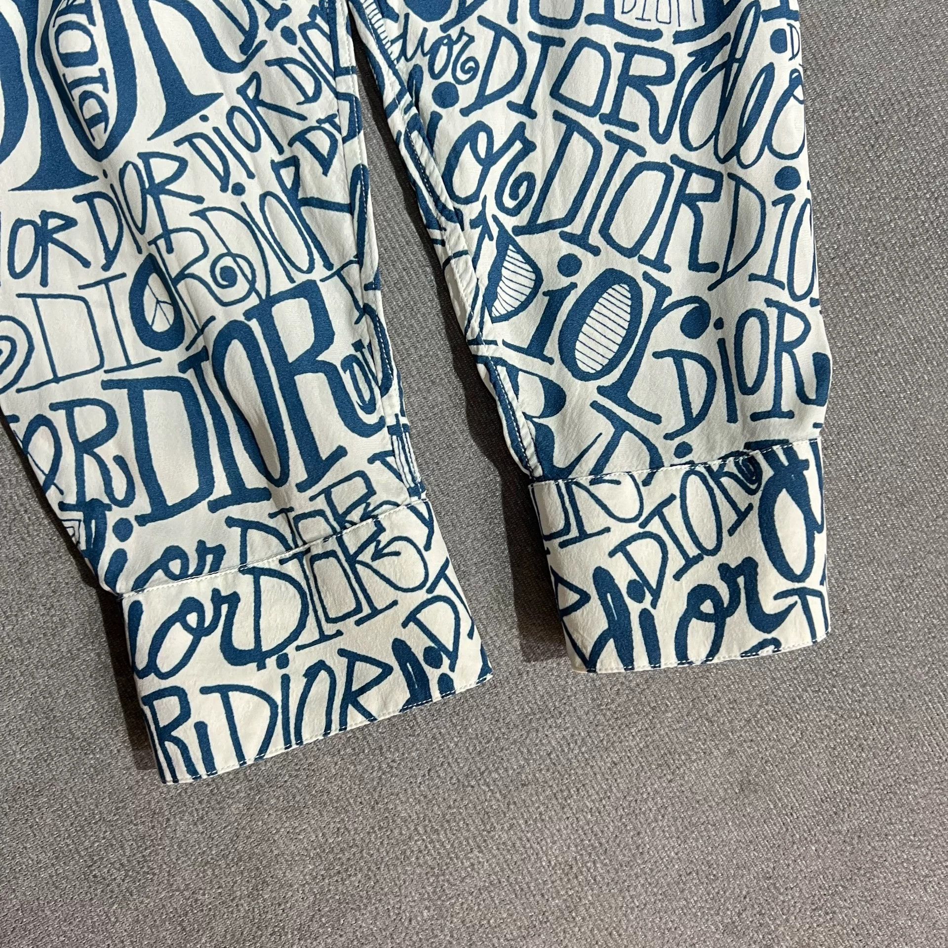 Dior dior x stussy graffiti logo shirt Size US M / EU 48-50 / 2 - 4 Thumbnail