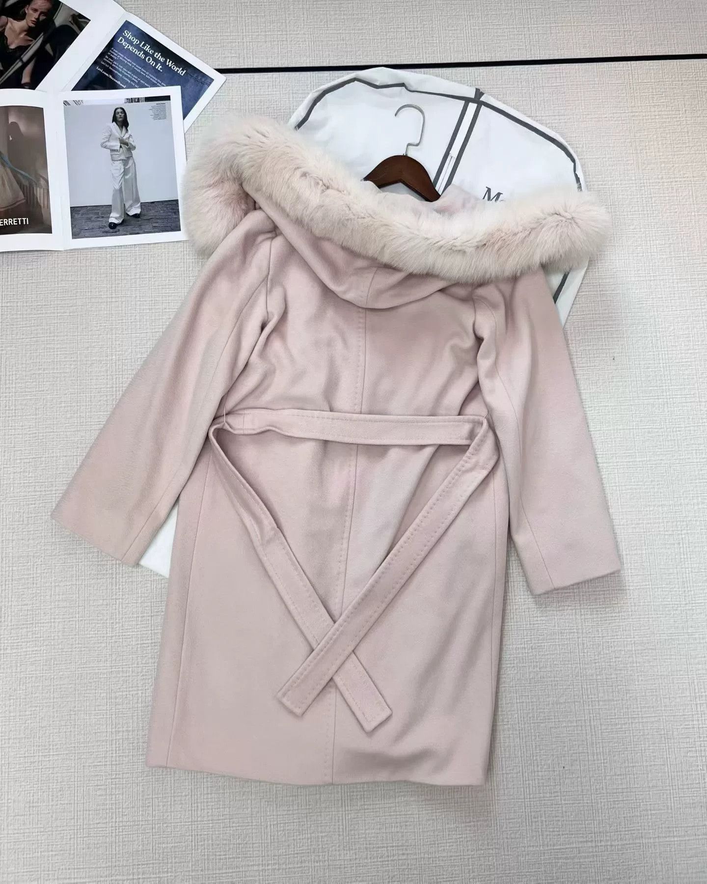 Max Mara Maxmara Furry Hood Belted Coat Size US XS / EU 42 / 0 - 5 Thumbnail