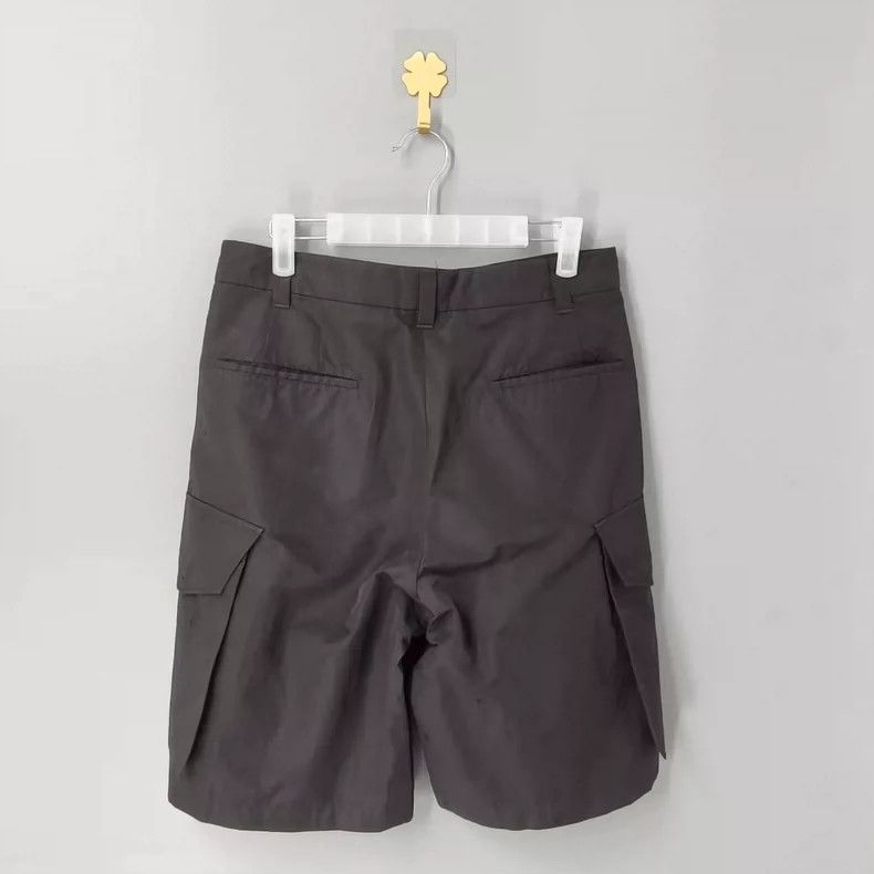 Louis Vuitton Louis Vuitton Logo Cargo Shorts Size US 44 / EU 60 - 2 Thumbnail