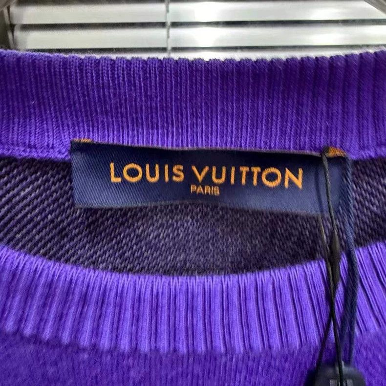 Louis Vuitton Louis Vuitton Purple Portrait Sweater M Size US M / EU 48-50 / 2 - 2 Thumbnail
