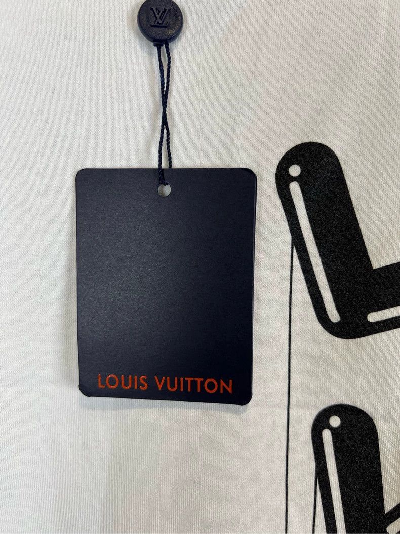Louis Vuitton LOUIS VUITTON LV Paratrooper Logo Tee Size US XL / EU 56 / 4 - 6 Thumbnail