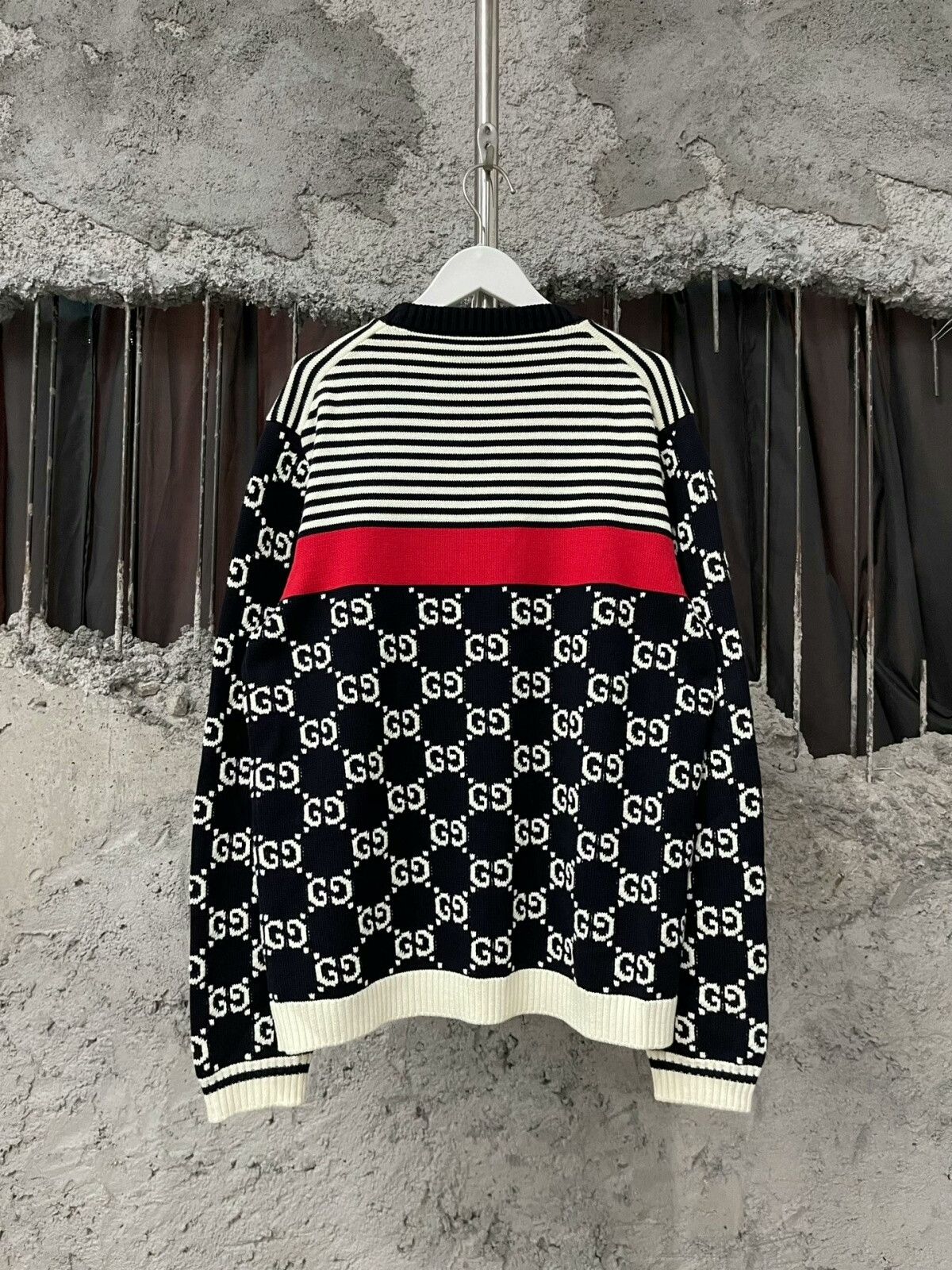 Gucci Gucci Logo Print Sweater Size US L / EU 52-54 / 3 - 2 Thumbnail