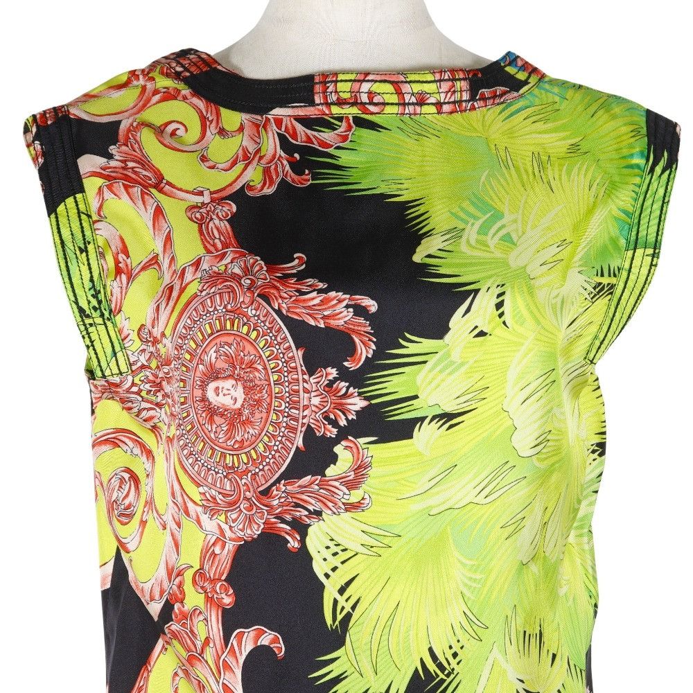 Versace Versace Versace Medusa Silk Sleeveless Top Others Tops DUTY FREE for USA Size ONE SIZE - 2 Thumbnail