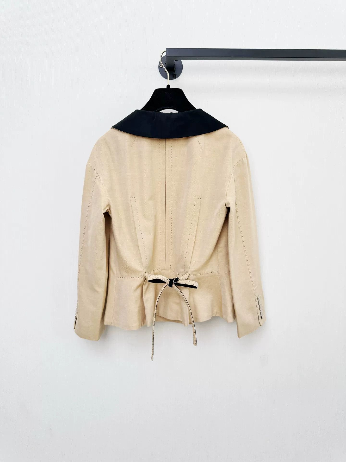 Louis Vuitton Louis Vuitton Beige Buttoned Jacket Size US XS / EU 42 / 0 - 7 Thumbnail