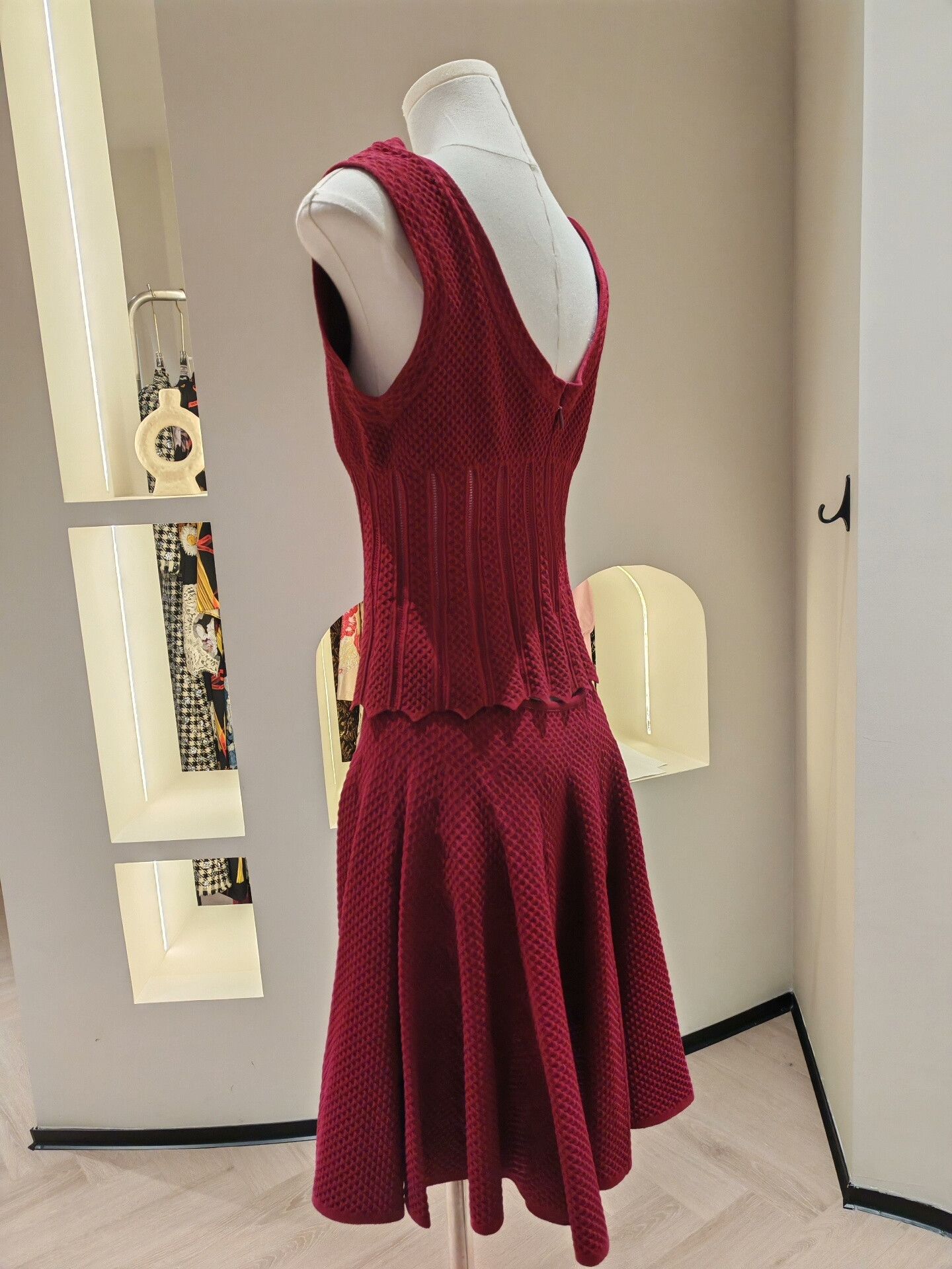 Vintage red knitted set from Alaïa Size US M / EU 48-50 / 2 - 2 Thumbnail