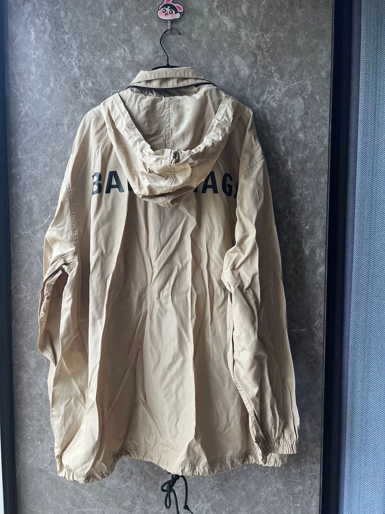 Balenciaga Balenciaga Back Logo Windbreaker Size 44 Size US M / EU 48-50 / 2 - 3 Thumbnail