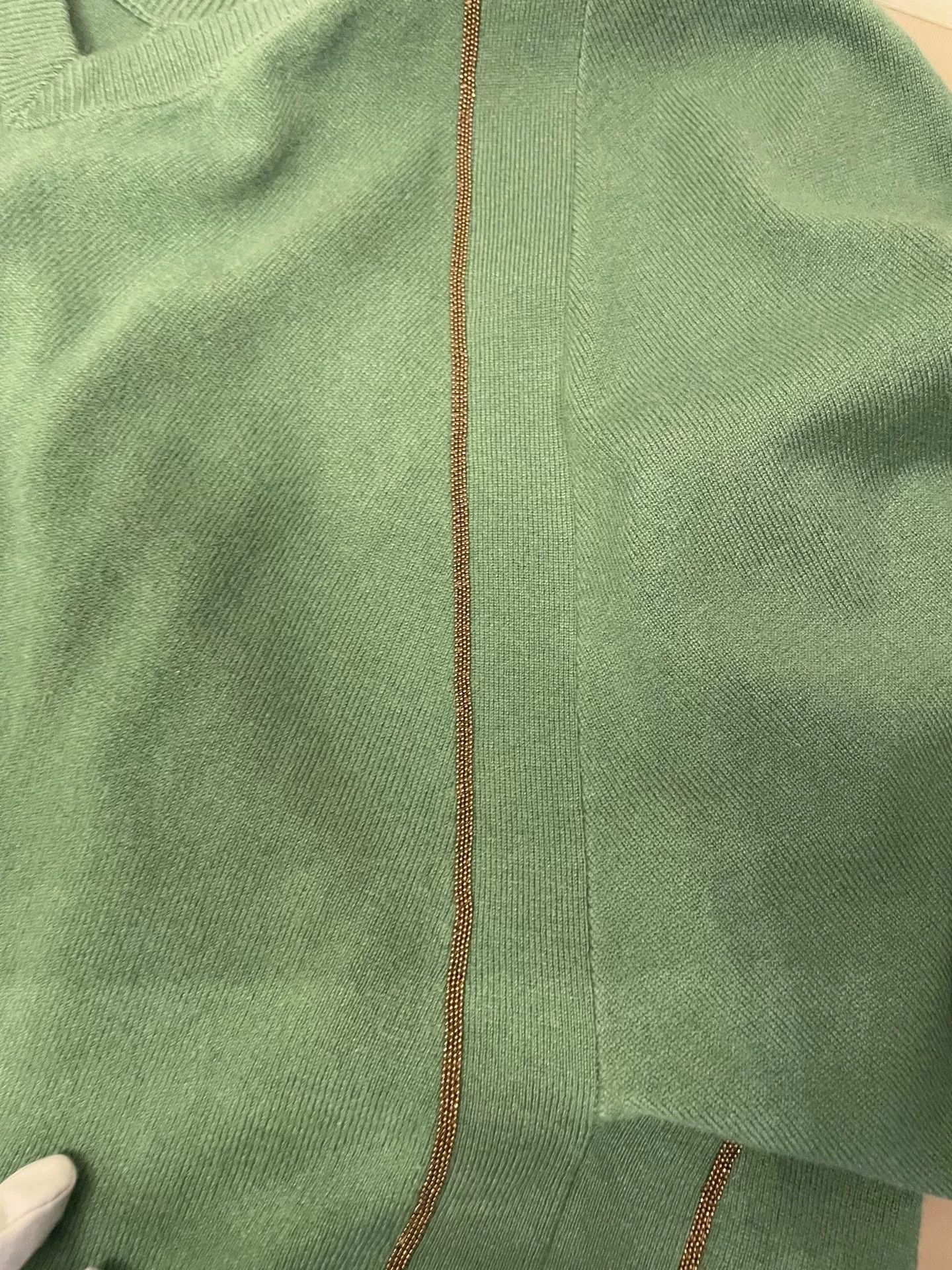 Brunello Cucinelli Brunello Cucinelli Green Beaded V-Neck Cashmere Sweater M Size US M / EU 48-50 / 2 - 4 Thumbnail