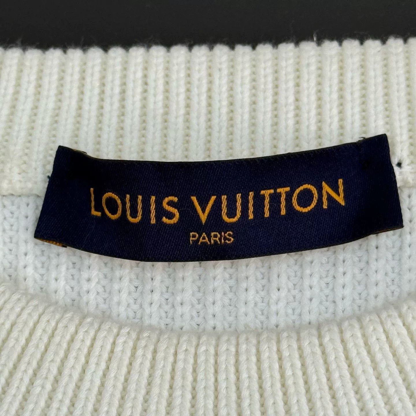 Louis Vuitton Louis Vuitton White Embroidered Logo Sweater XL Size US XL / EU 56 / 4 - 5 Thumbnail