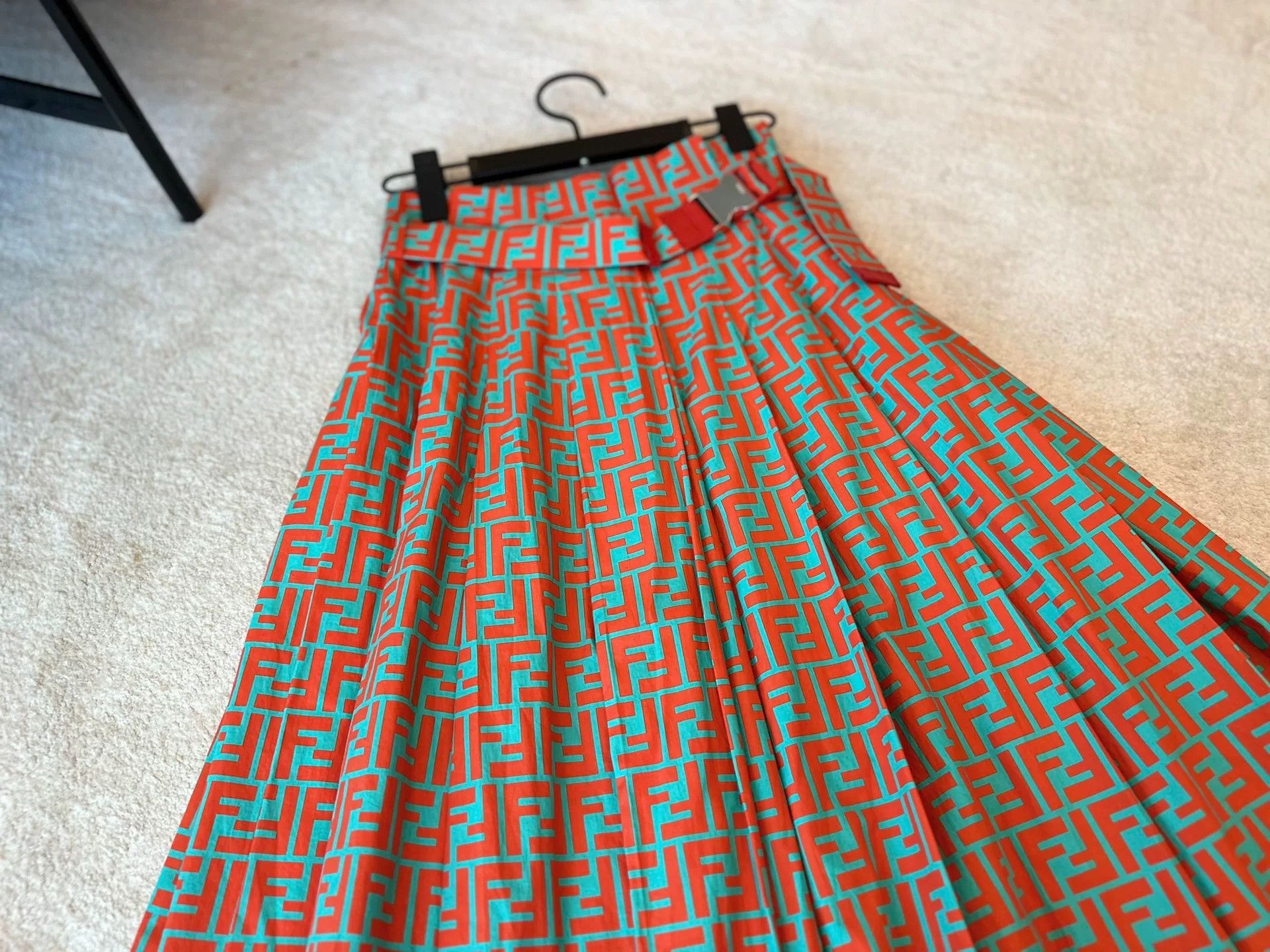 Fendi Fendi Pleated Show Style Skirt Size 36 Size US 36 / EU 52 - 2 Thumbnail