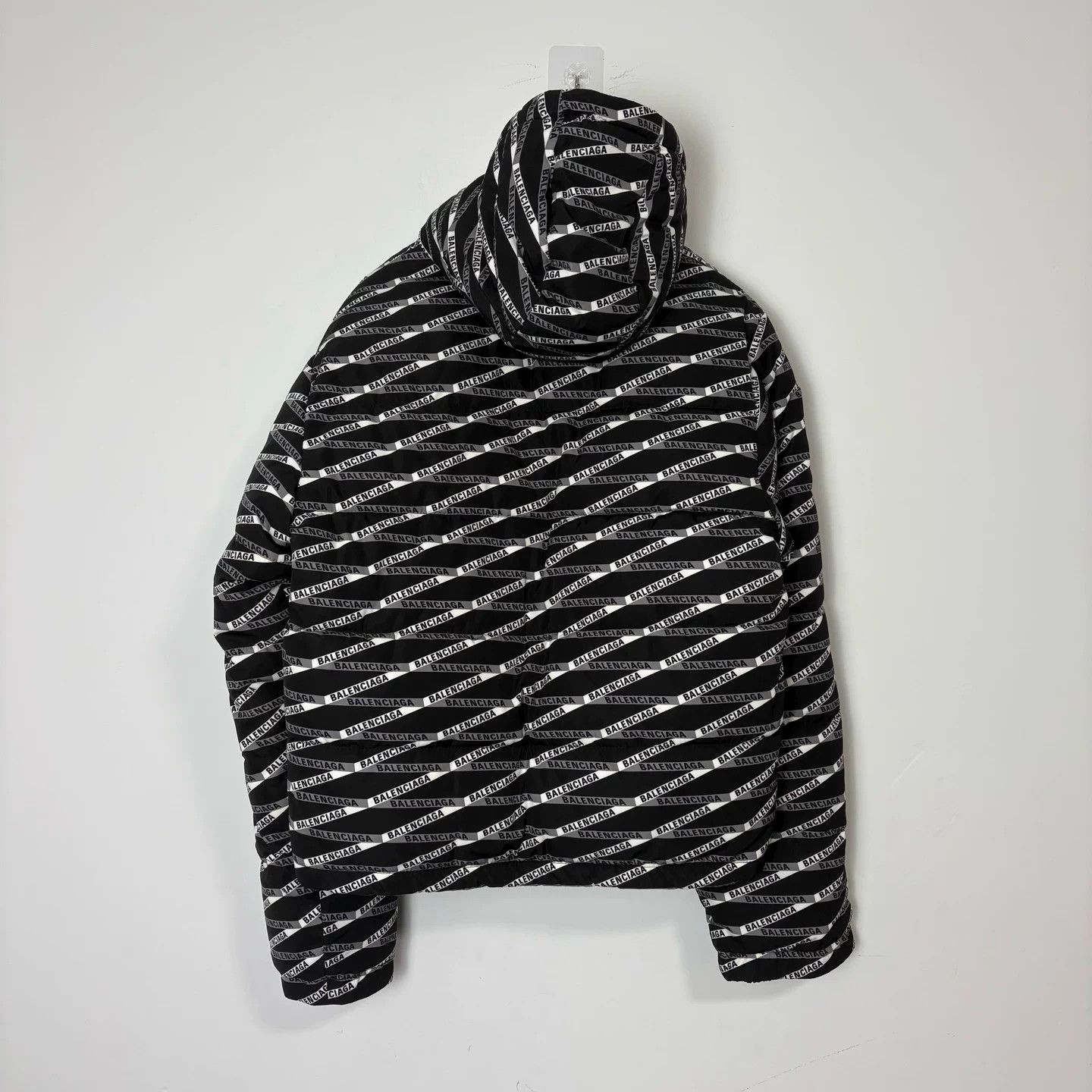 Balenciaga Balenciaga All-Over Print Down Jacket Size US S / EU 44-46 / 1 - 2 Thumbnail