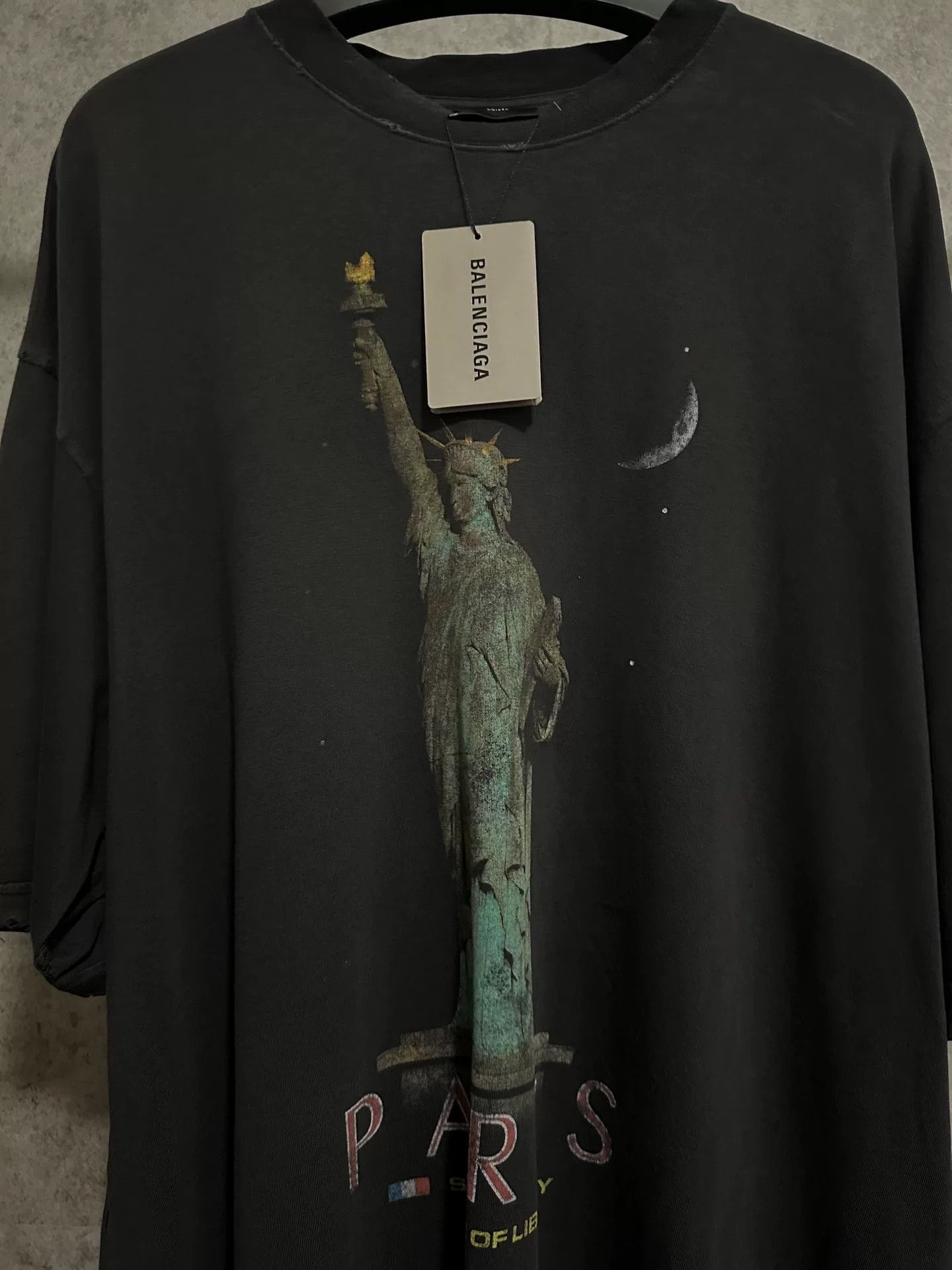 Balenciaga Balenciaga 24FW Liberty Statue Destroyed T-Shirt Size US XL / EU 56 / 4 - 2 Thumbnail
