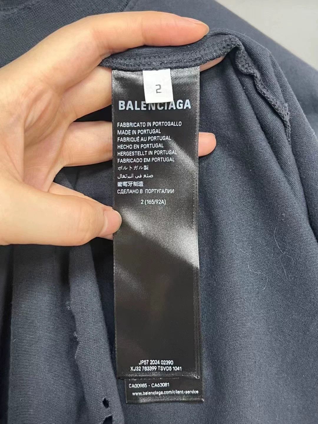 Balenciaga Balenciaga Sequin Logo Distressed Tee Size US S / EU 44-46 / 1 - 4 Thumbnail