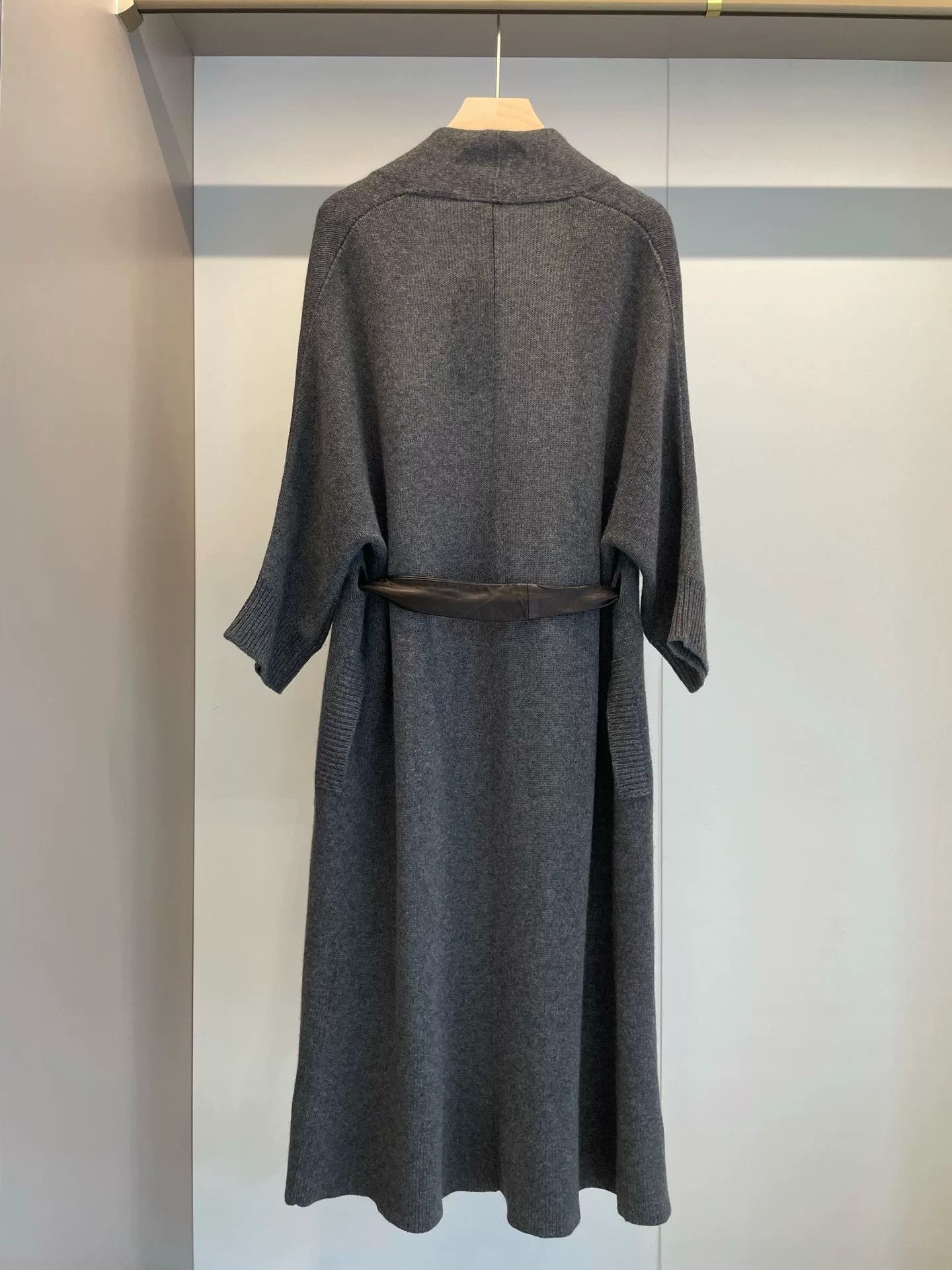 Brunello Cucinelli Brunello Cucinelli Grey Cashmere Cardigan S Size US S / EU 44-46 / 1 - 2 Thumbnail