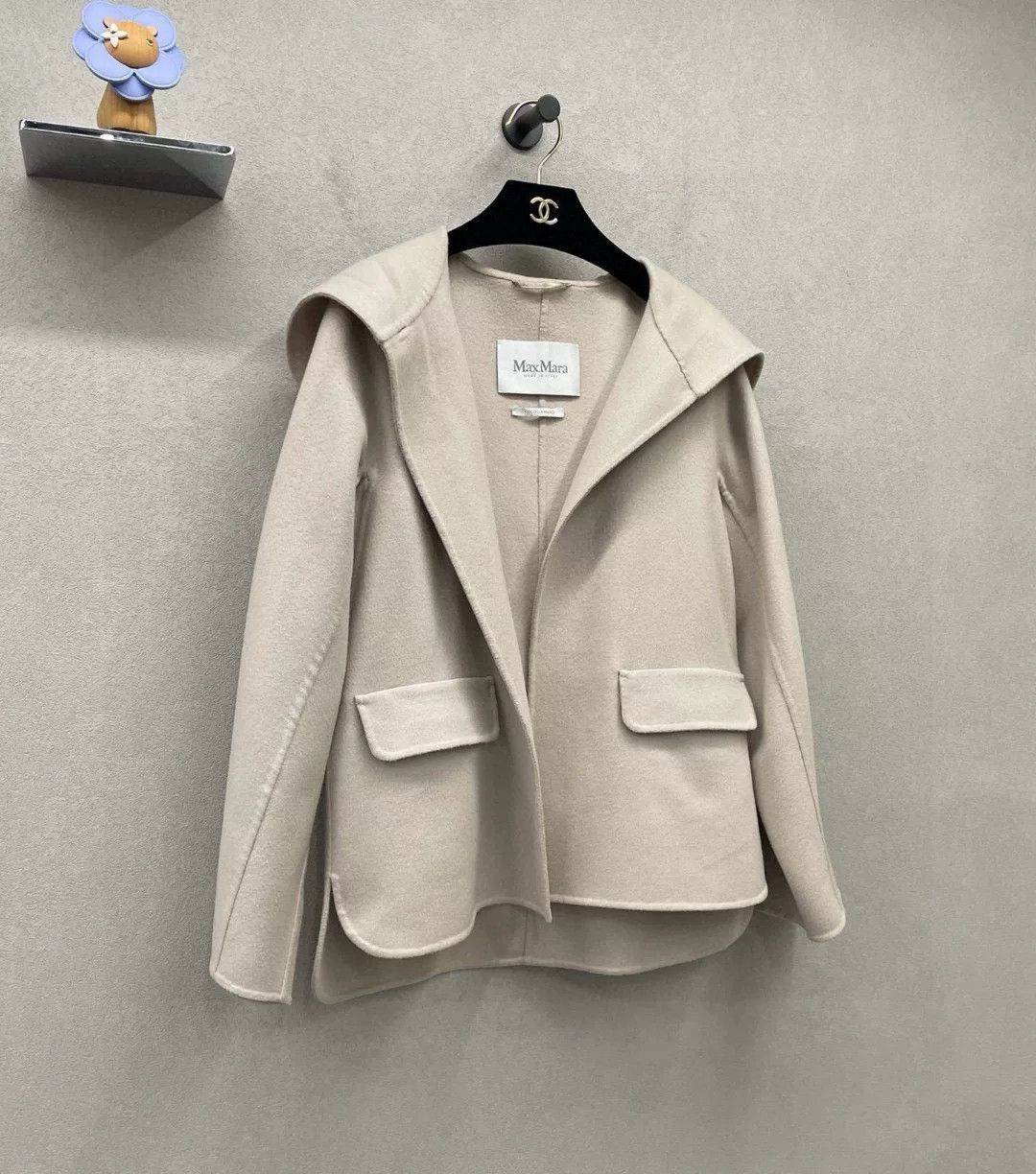 Max Mara beige short jacket by maxmara Size US S / EU 44-46 / 1 - 2 Thumbnail