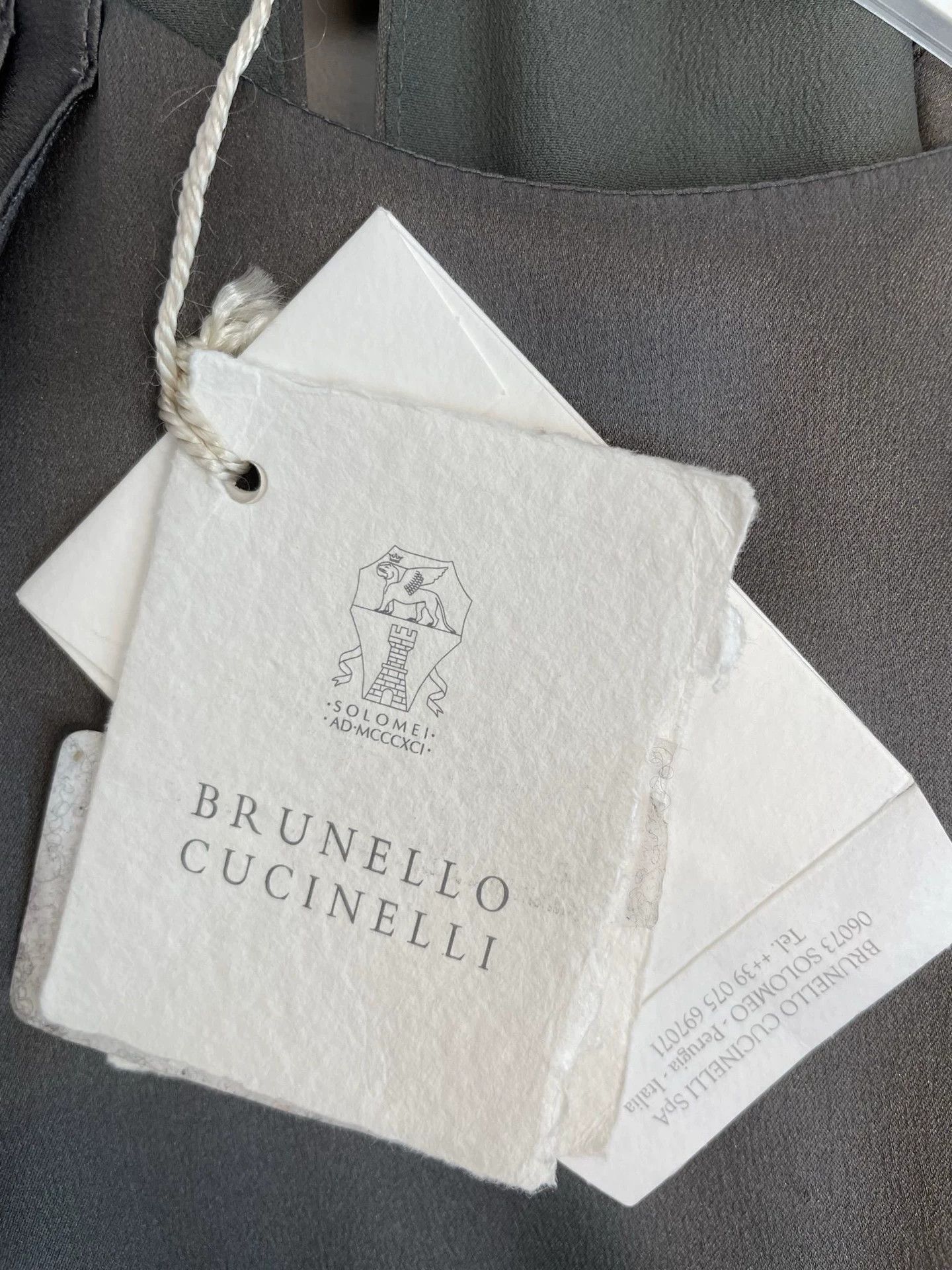 Brunello Cucinelli stylish silk off-shoulder dress by brunello cucinelli Size M / US 6-8 / IT 42-44 - 7 Thumbnail