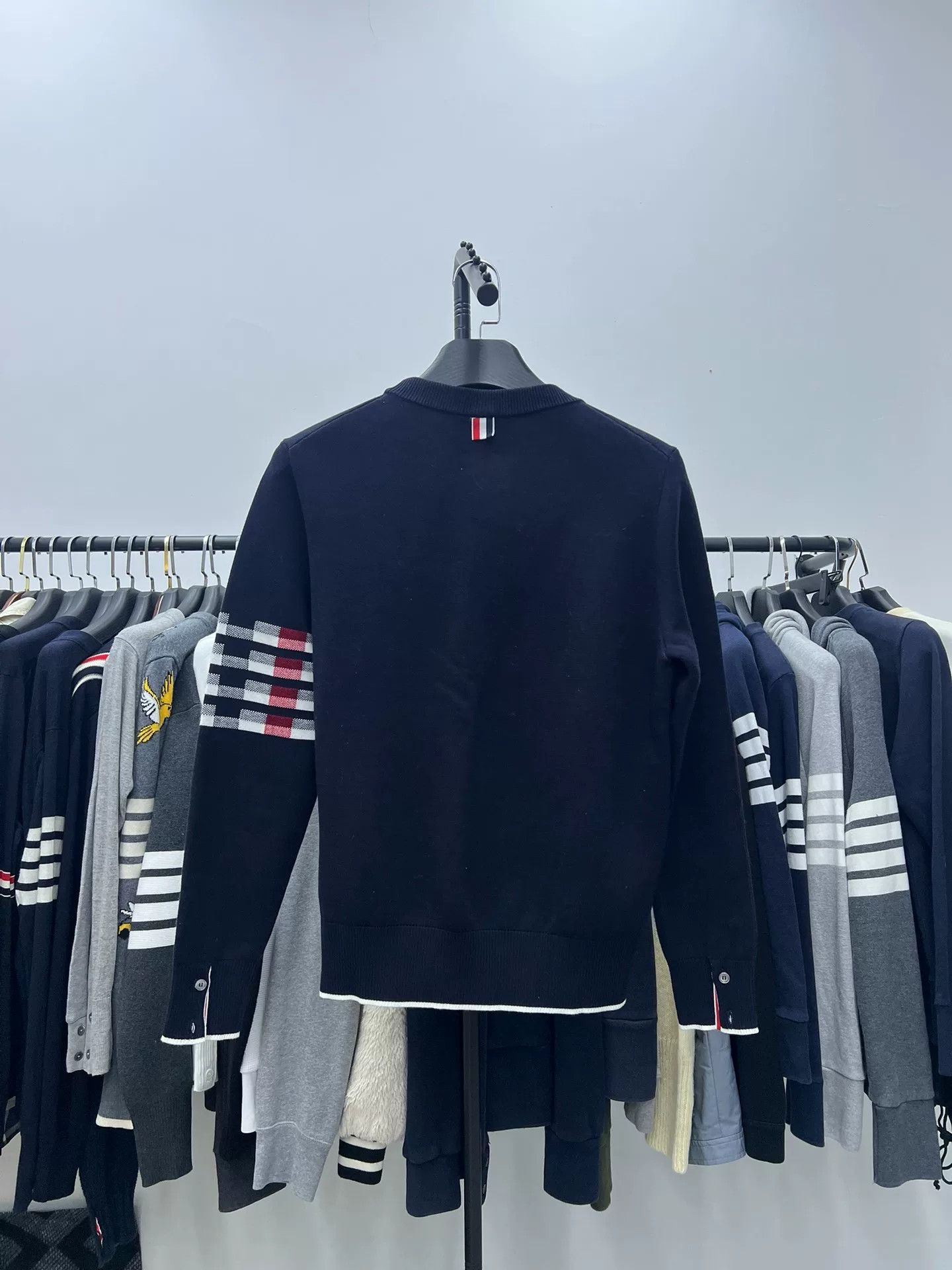 Thom Browne Thom Browne Dog Stripe Knit Sweater Size US M / EU 48-50 / 2 - 2 Thumbnail