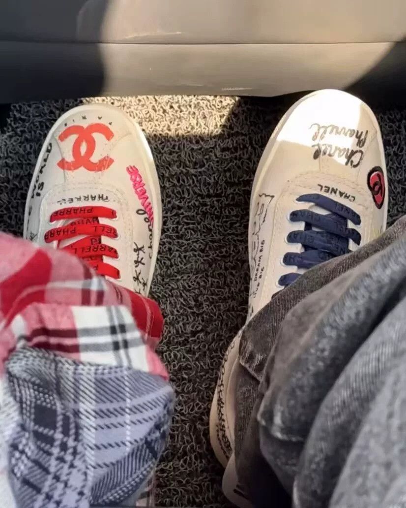 Chanel Chanel x Pharrell Graffiti Casual Sneakers Size US 6 / IT 36 - 8 Thumbnail