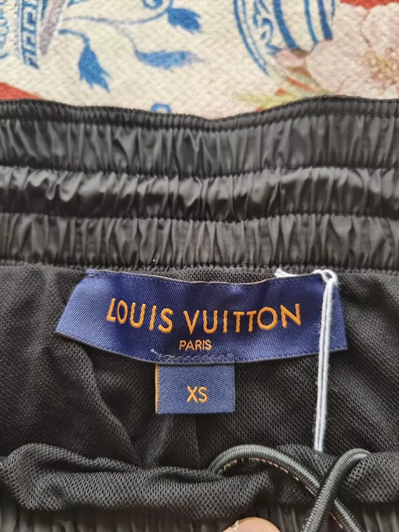 Louis Vuitton LV 2054 Black Shorts XS Size US 26 / EU 42 - 4 Thumbnail