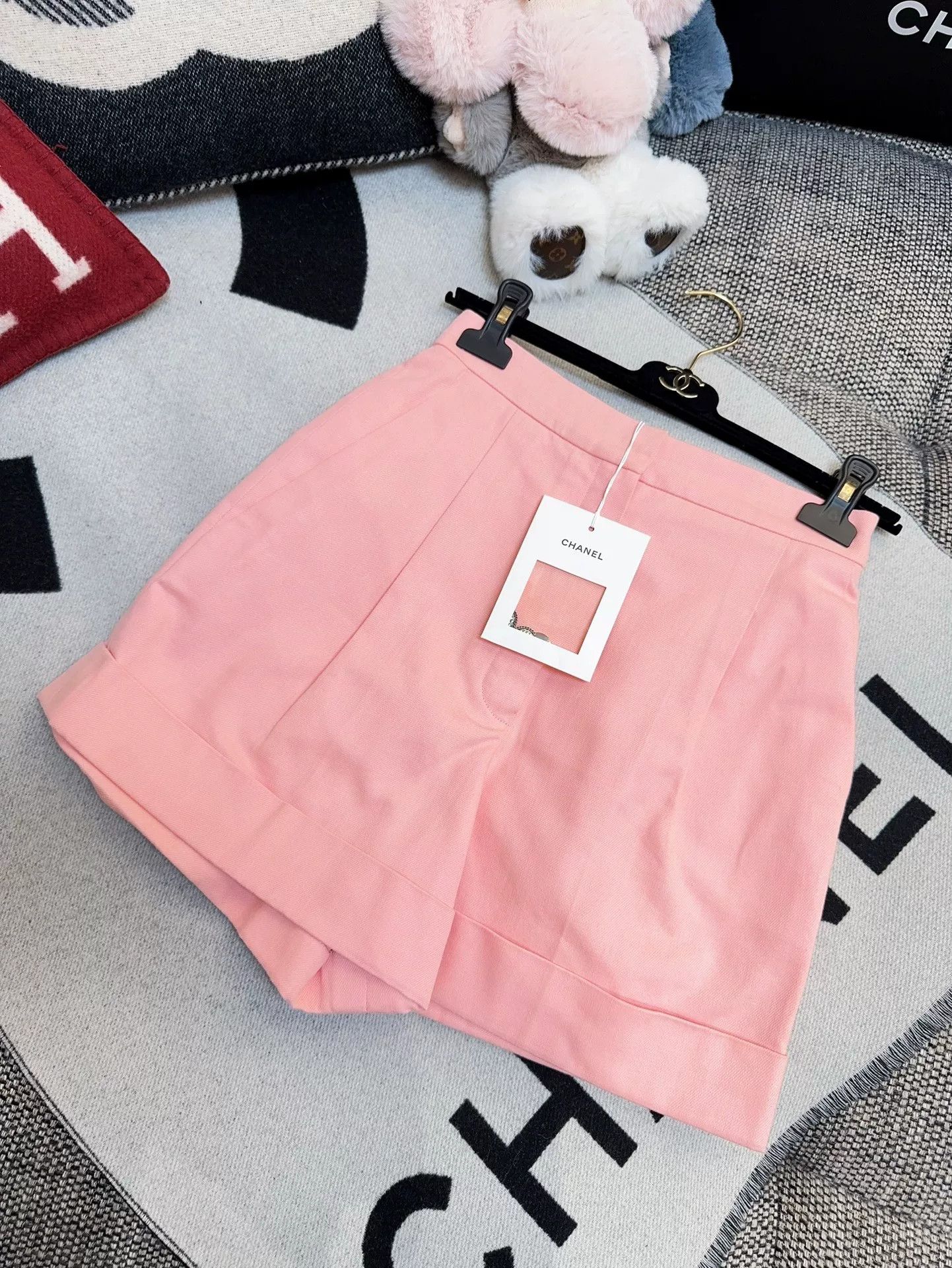 Chanel chanel 17c pink denim shorts size 36 Size US 36 / EU 52 - 4 Thumbnail