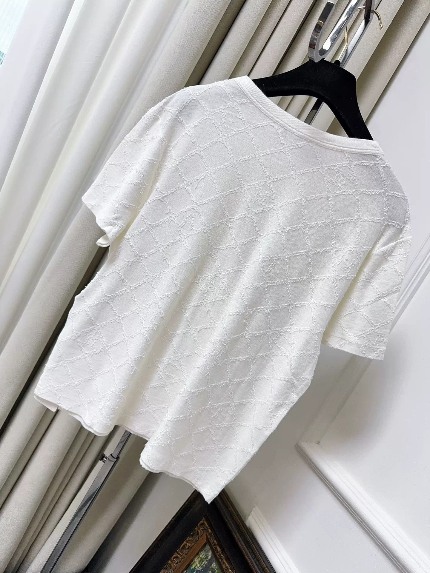 Chanel white quilted short sleeve Chanel t-shirt Size US S / EU 44-46 / 1 - 2 Thumbnail