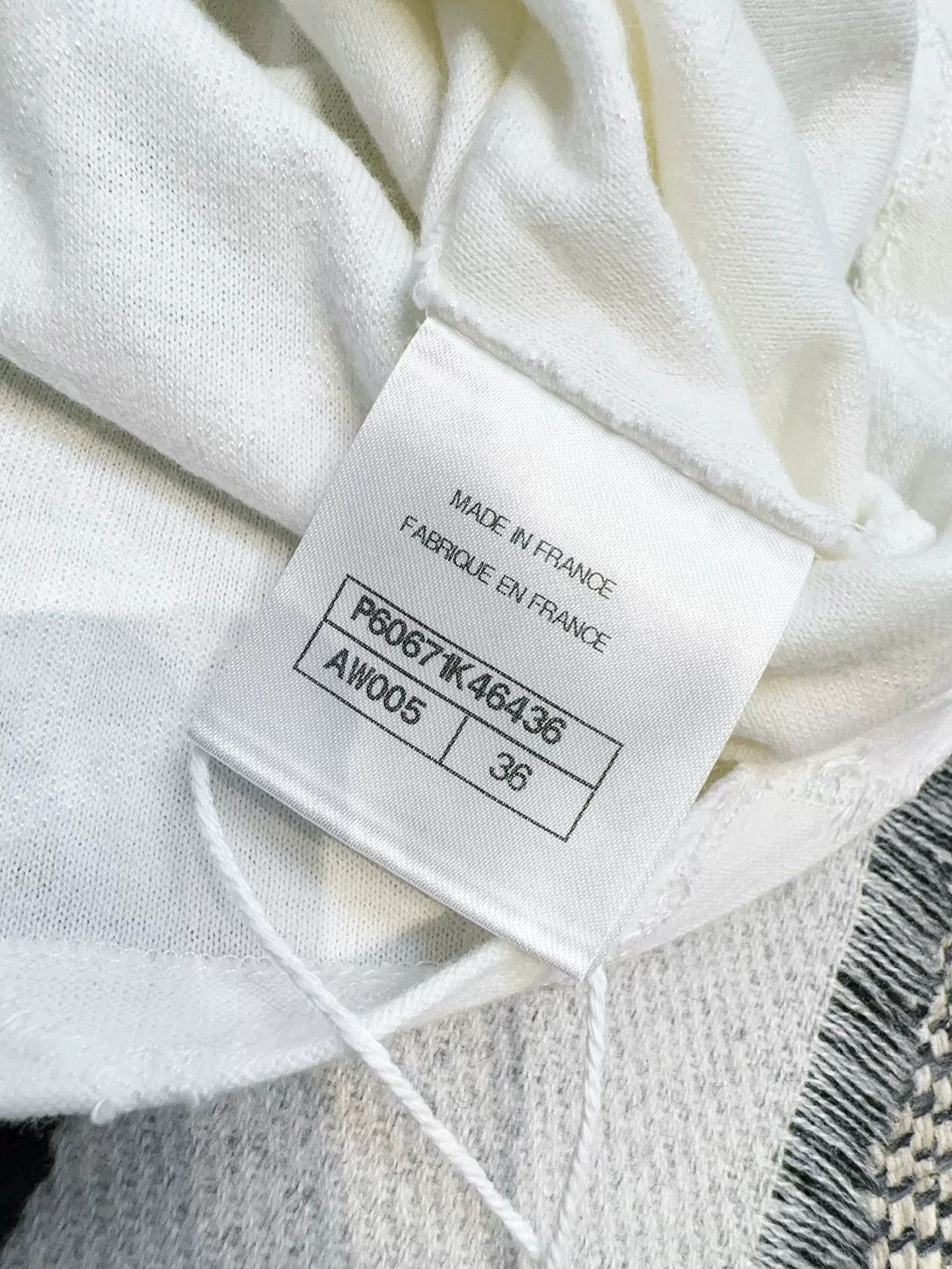 Chanel white quilted short sleeve Chanel t-shirt Size US S / EU 44-46 / 1 - 6 Thumbnail