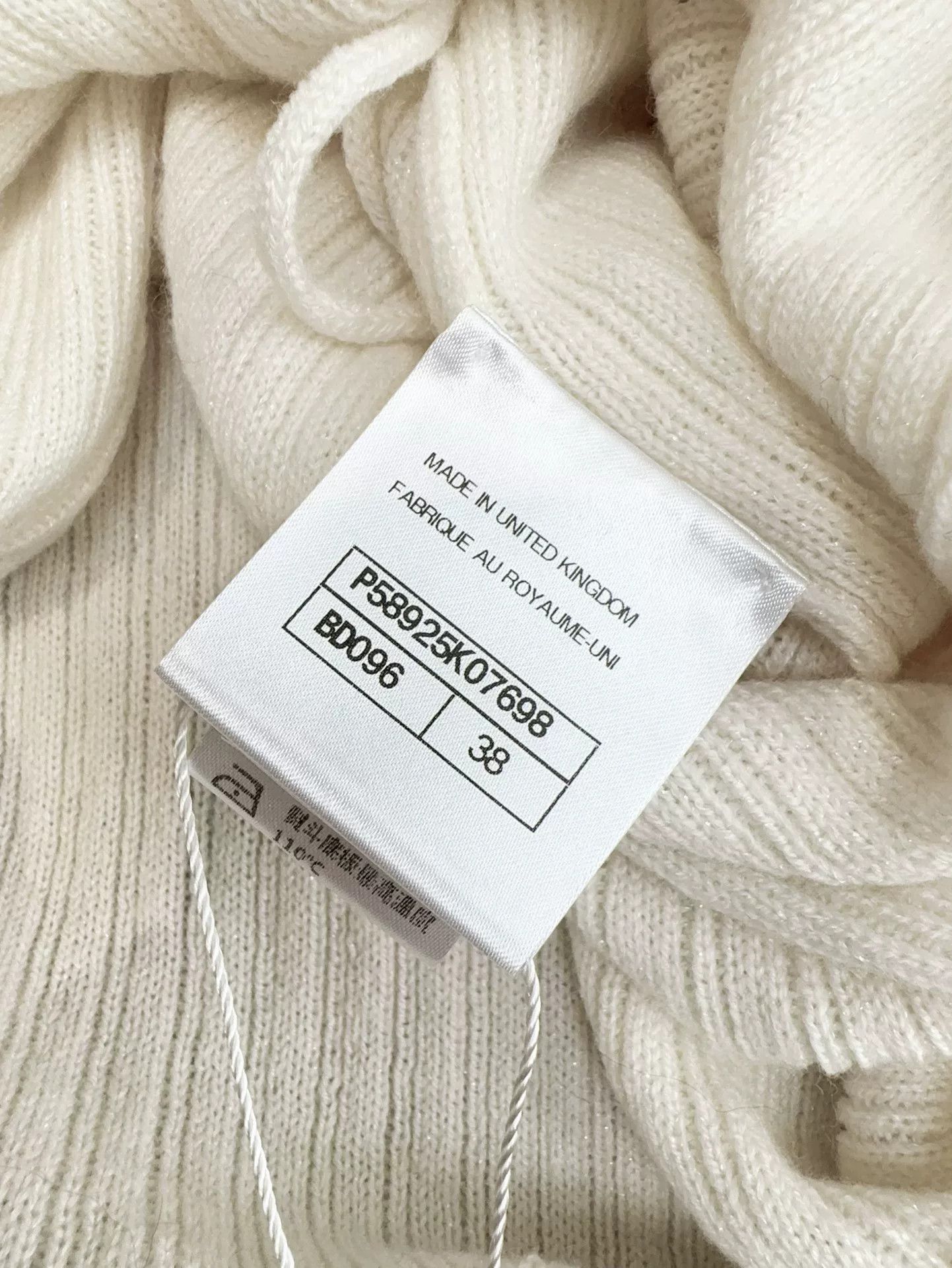 Chanel Chanel 18S Off-White Knitted Vest Dress Size US M / EU 48-50 / 2 - 7 Thumbnail