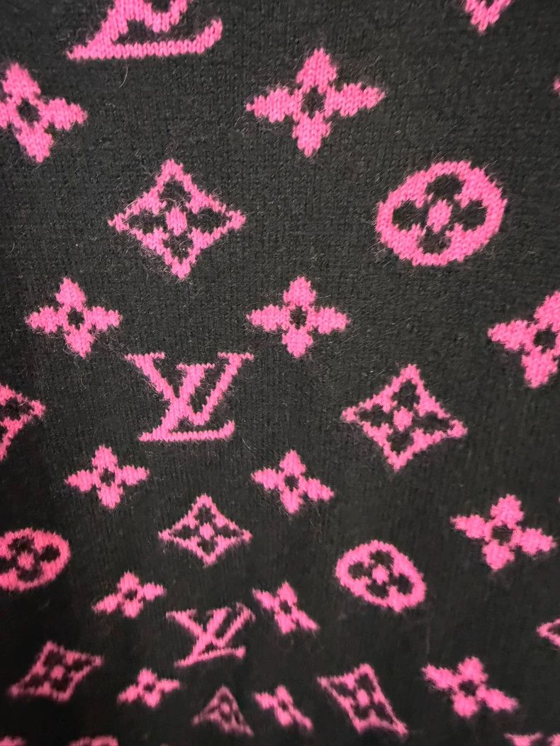 Louis Vuitton Louis Vuitton Black Pink Logo Sweater S Size US S / EU 44-46 / 1 - 3 Thumbnail