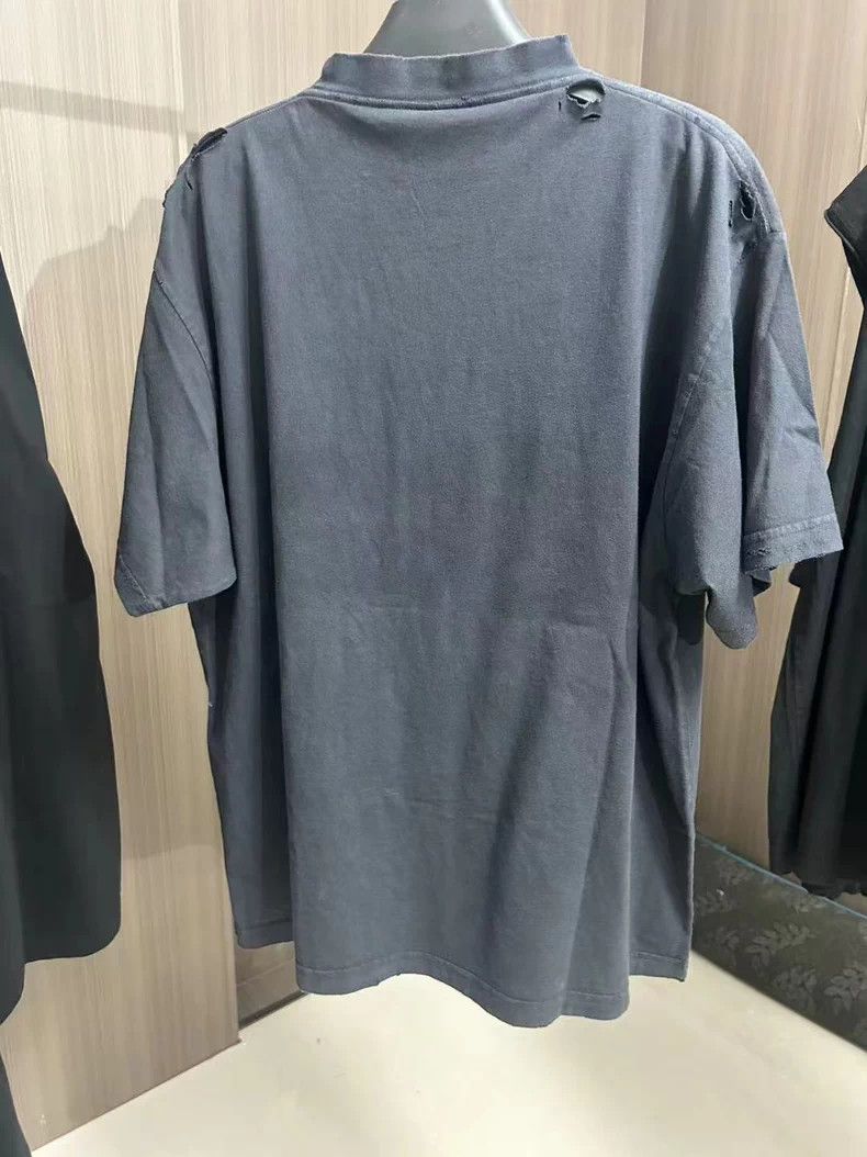 Balenciaga Balenciaga Black Distressed Logo T-shirt Size US S / EU 44-46 / 1 - 3 Thumbnail