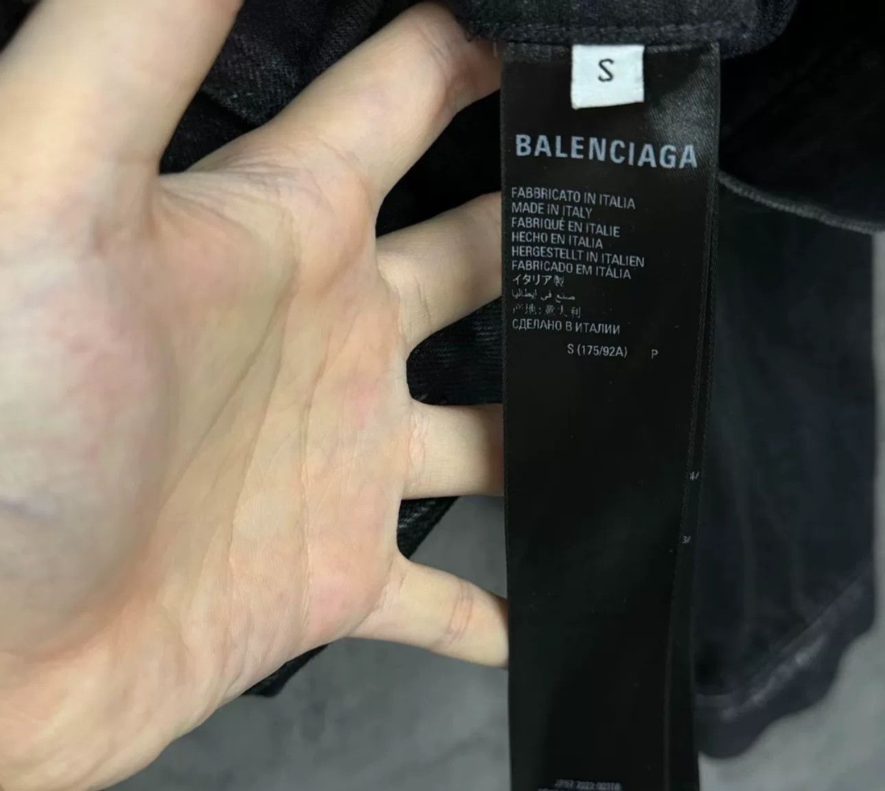 Balenciaga Balenciaga Distressed 3B Logo Denim Jacket Size US S / EU 44-46 / 1 - 4 Thumbnail