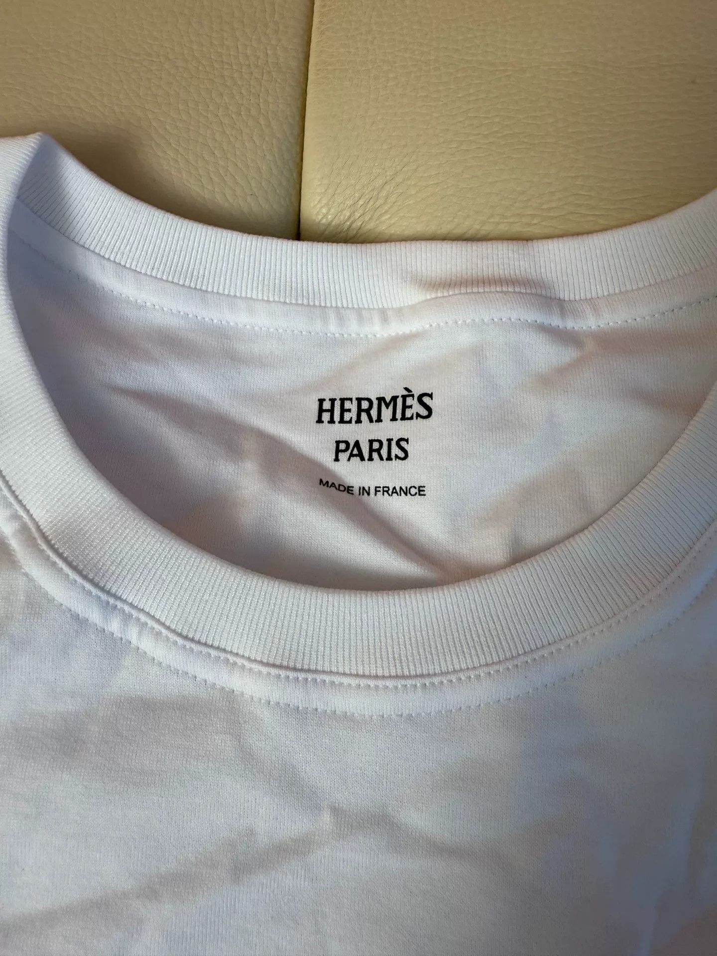 Hermes Hermes Women's White Short Sleeve T-shirt Size US M / EU 48-50 / 2 - 3 Thumbnail