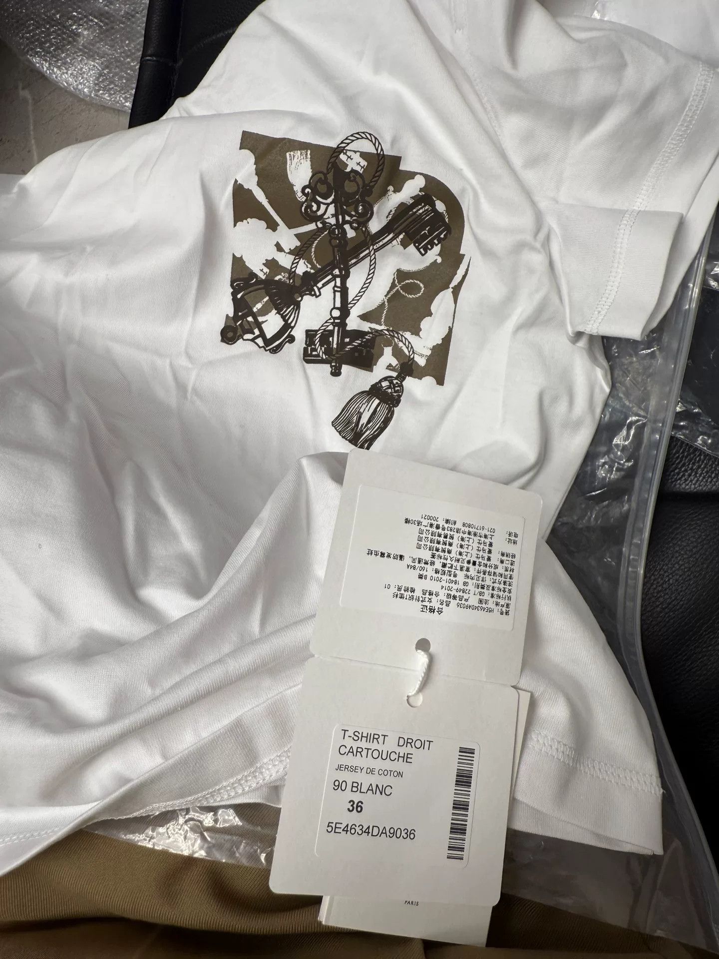 Hermes Hermes Women's White Short Sleeve T-shirt Size US M / EU 48-50 / 2 - 6 Thumbnail