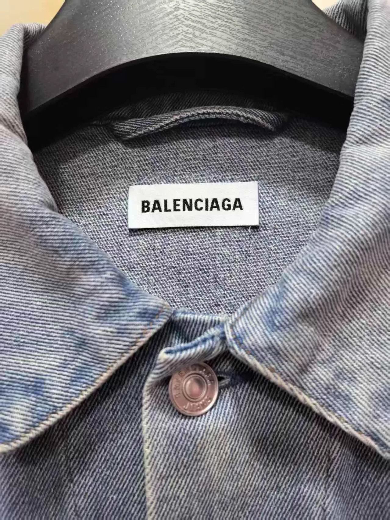 Balenciaga Balenciaga Light Wash Denim Jacket Size US XS / EU 42 / 0 - 2 Thumbnail