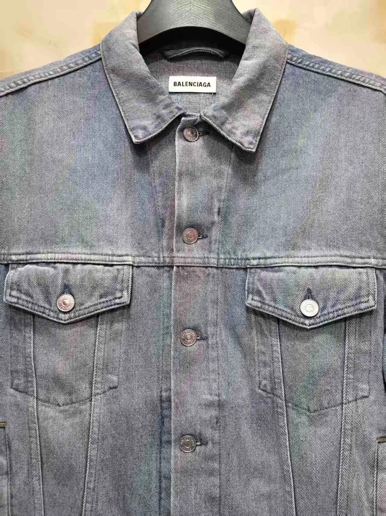 Balenciaga Balenciaga Light Wash Denim Jacket Size US XS / EU 42 / 0 - 3 Thumbnail