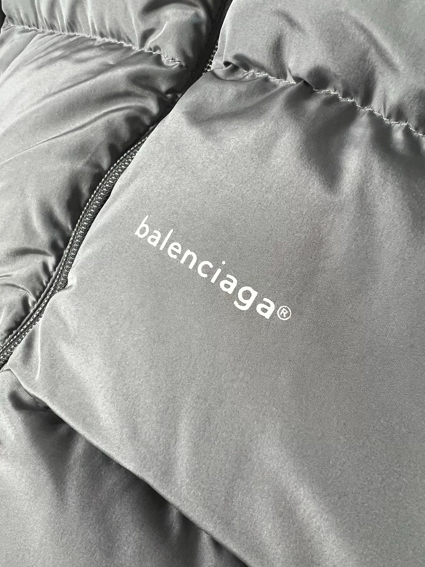 Balenciaga Balenciaga Gray Logo Puffer Jacket Size US L / EU 52-54 / 3 - 3 Thumbnail