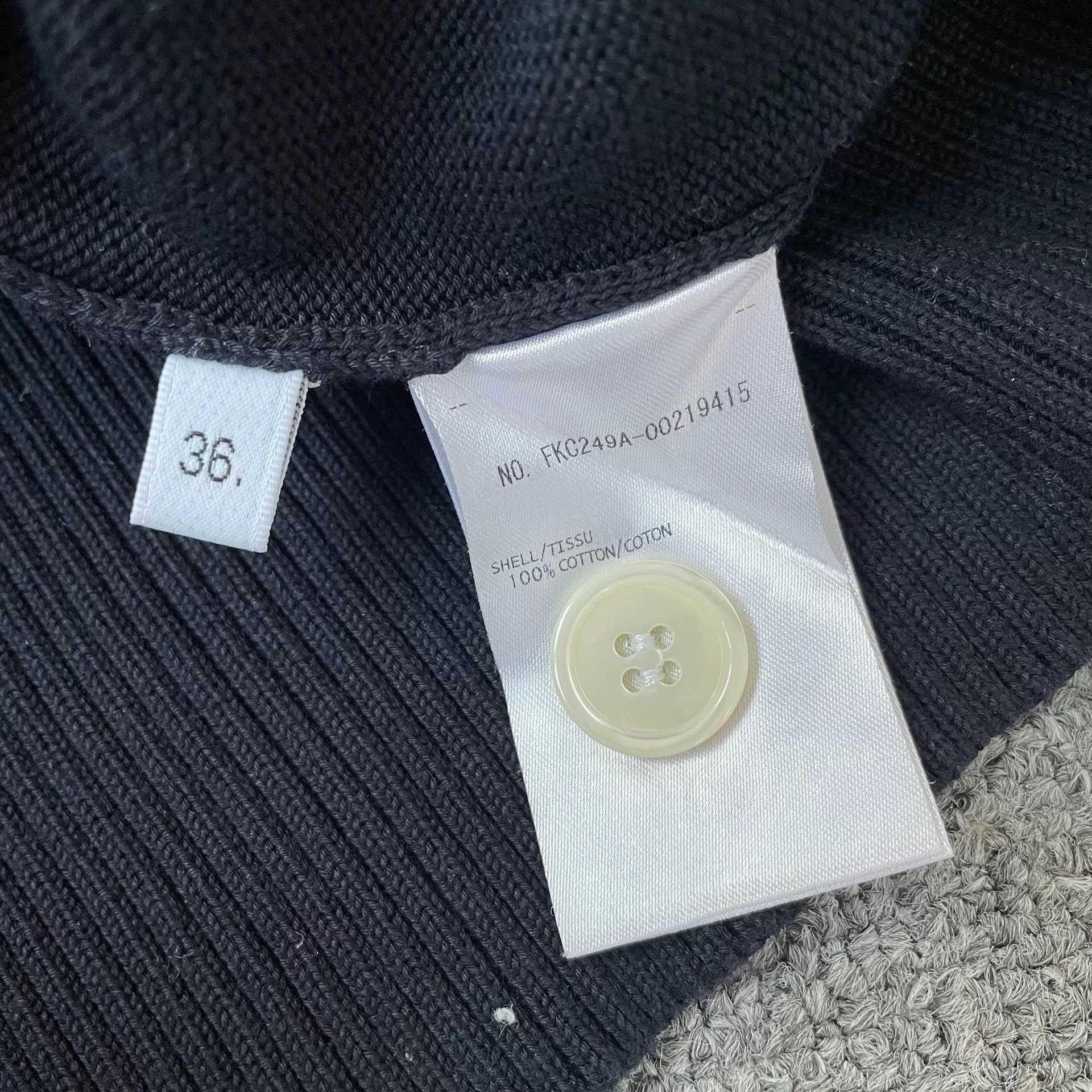 Thom Browne thom browne navy anchor cardigan sweater Size US S / EU 44-46 / 1 - 4 Thumbnail