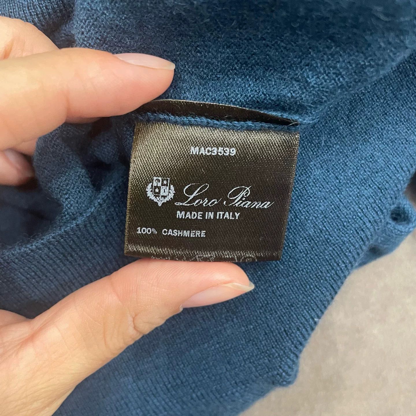 Loro Piana Loro Piana navy blue baby cashmere turtleneck sweater Size US S / EU 44-46 / 1 - 4 Thumbnail