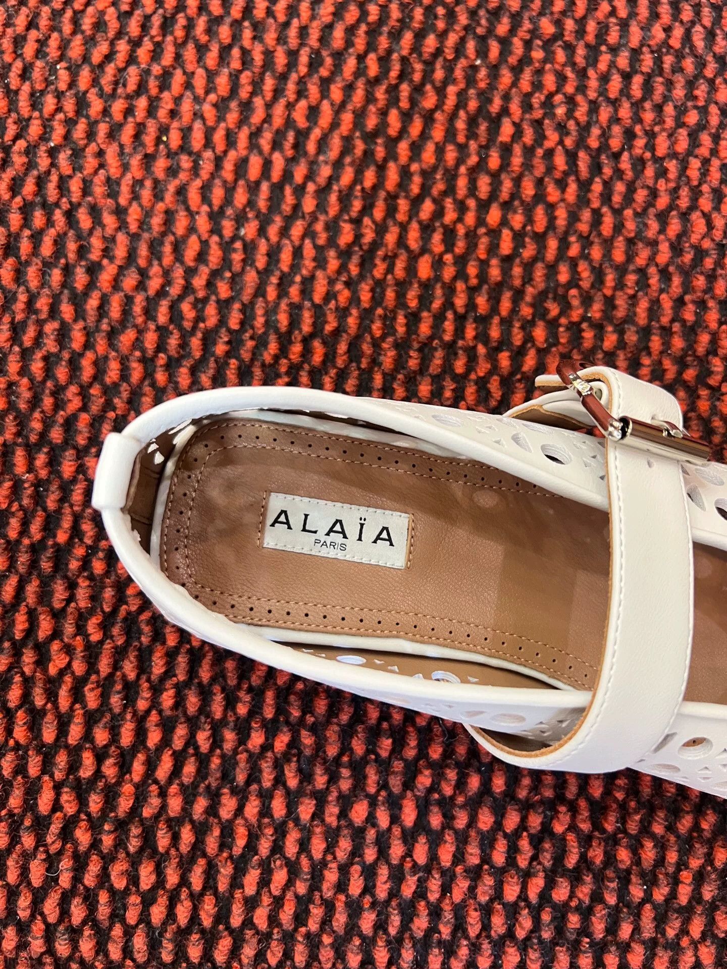 Celine ALAIA White Laser-Cut Mary Jane Flats Size US 8 / IT 38 - 4 Thumbnail