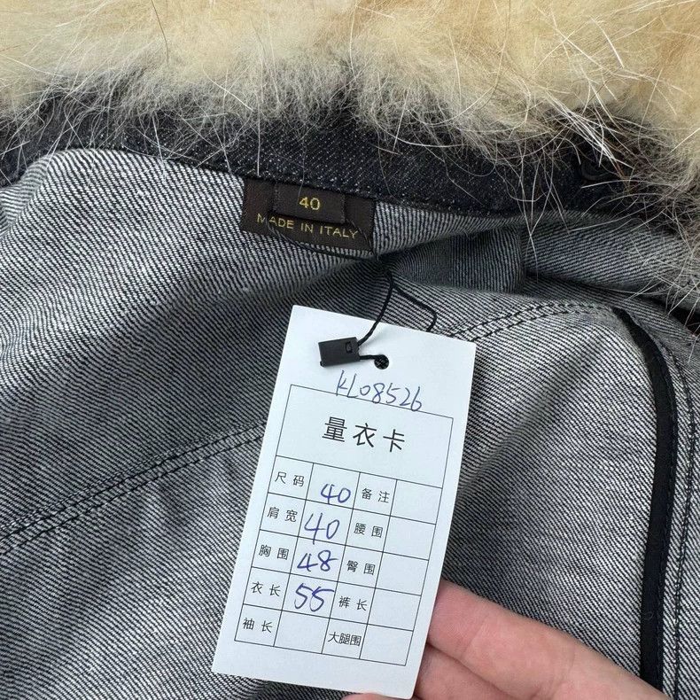 Louis Vuitton Louis Vuitton Detachable Fur Collar Denim Jacket Size US L / EU 52-54 / 3 - 9 Thumbnail