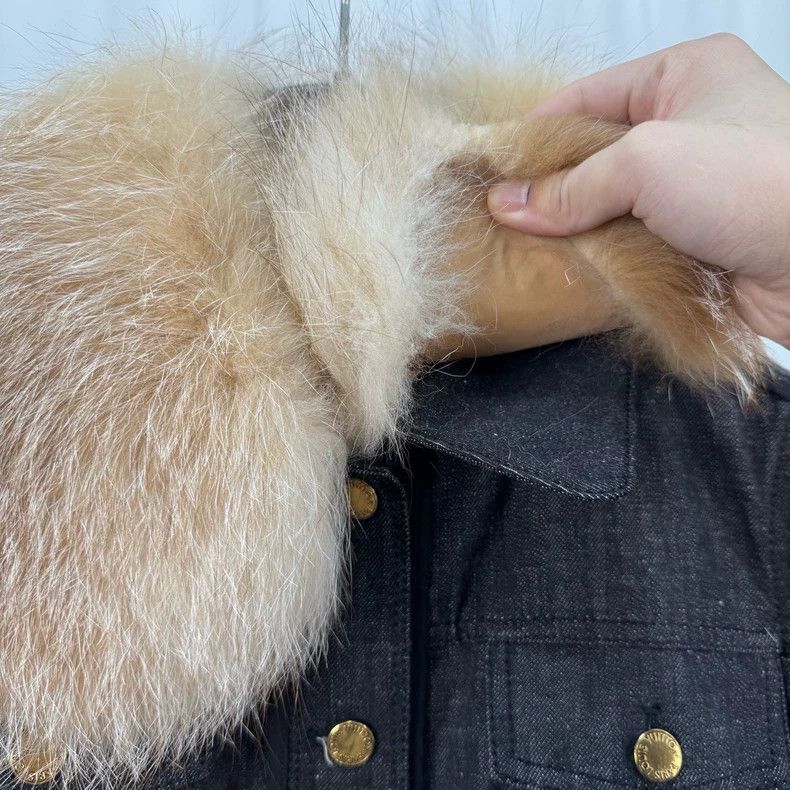 Louis Vuitton Louis Vuitton Detachable Fur Collar Denim Jacket Size US L / EU 52-54 / 3 - 5 Thumbnail