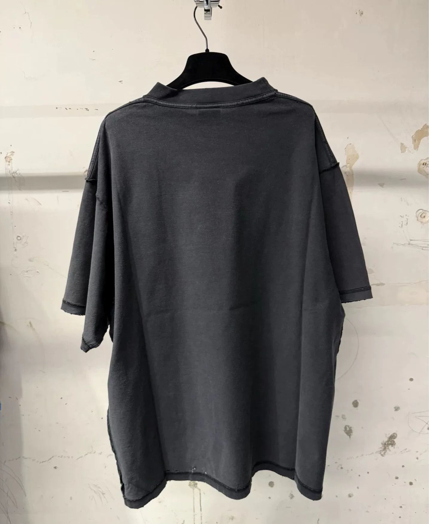Balenciaga Balenciaga 25SS Limited Short Sleeve Size US XS / EU 42 / 0 - 2 Thumbnail