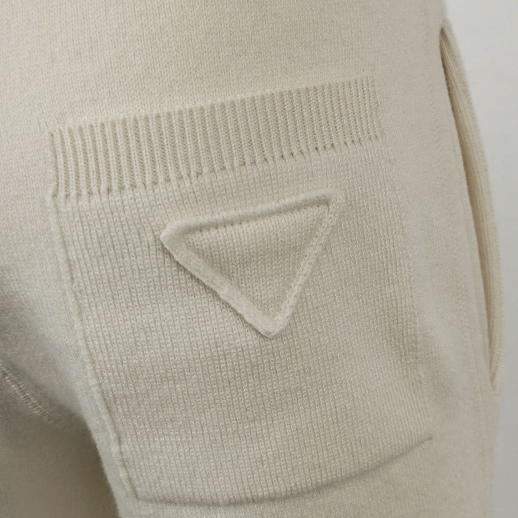 Prada Prada M Beige Fitted Sweatpants Size US M / EU 48-50 / 2 - 6 Thumbnail